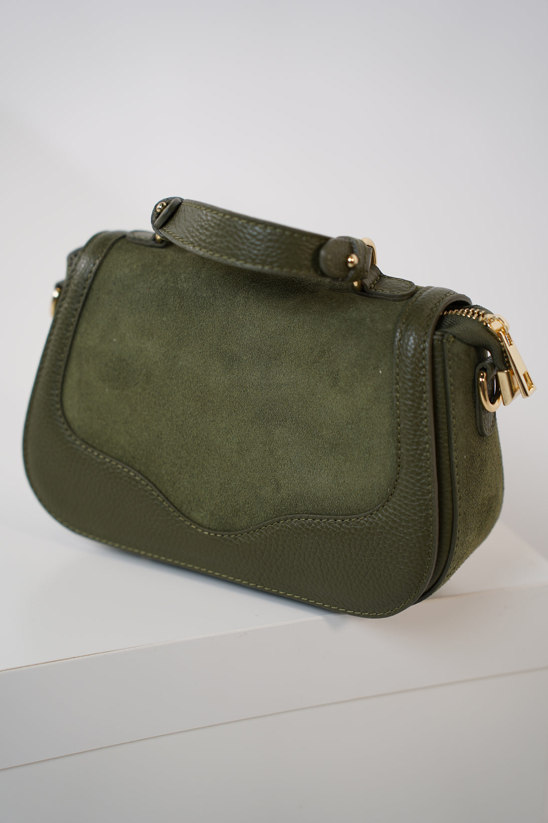 Davia Handbag – Timeless Sophistication with Modern Texture