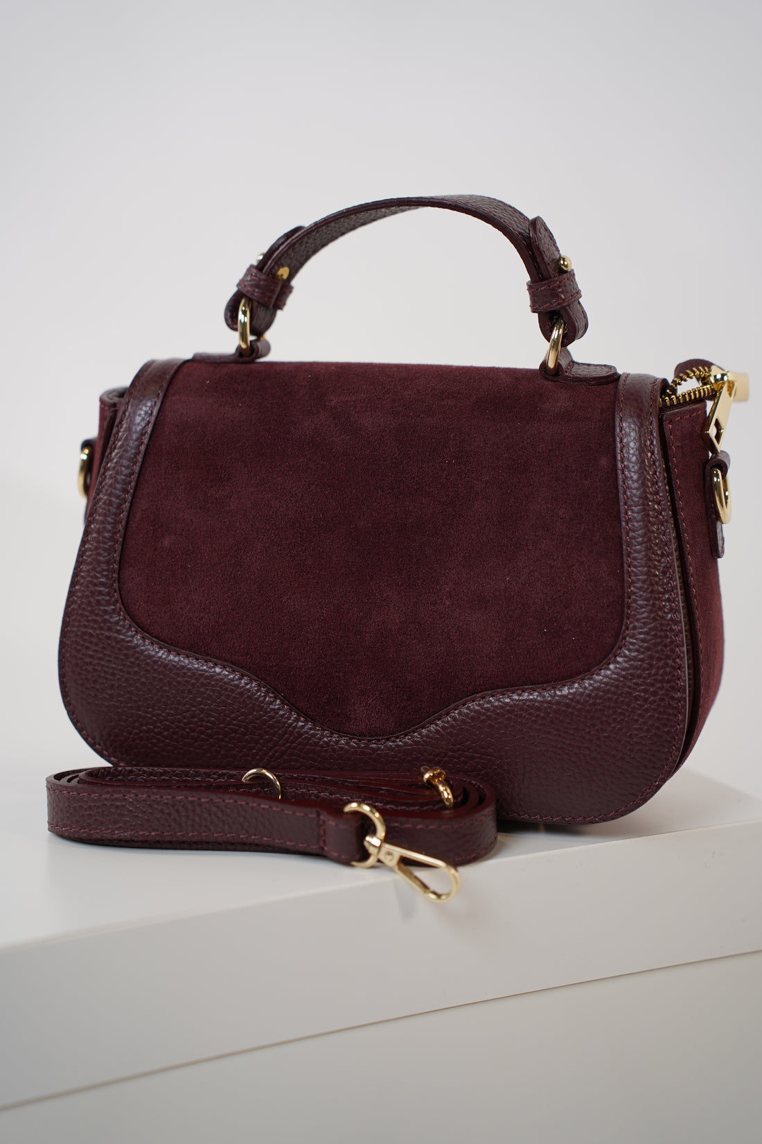 Davia Handbag – Timeless Sophistication with Modern Texture