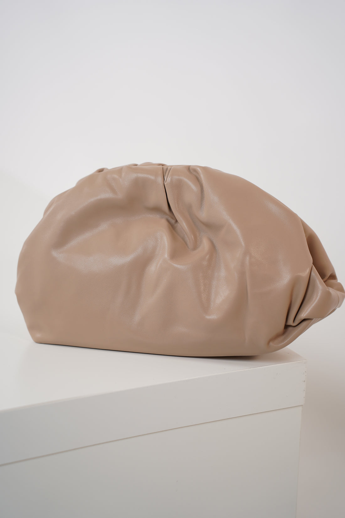 Maren Soft Leather Pouch Bag – Effortless Style, Everyday Luxury