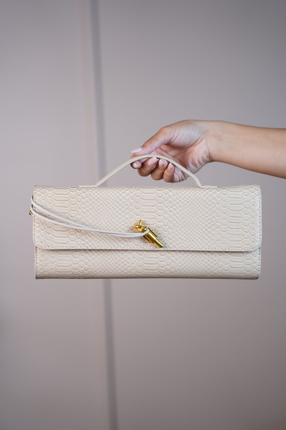 MariaElene Metallic Snake-Embossed Clutch – Structured Handle Bag in 6 Colors