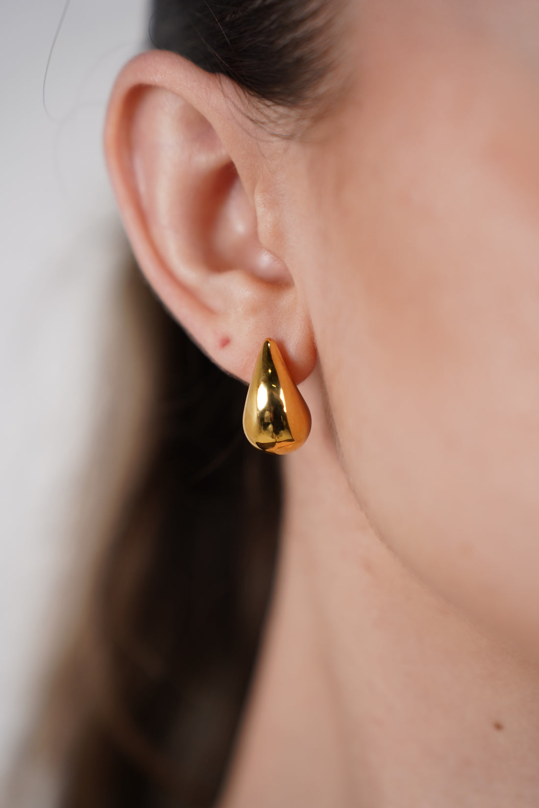 Deyna Tear Drops – Polished Gold Teardrop Earrings