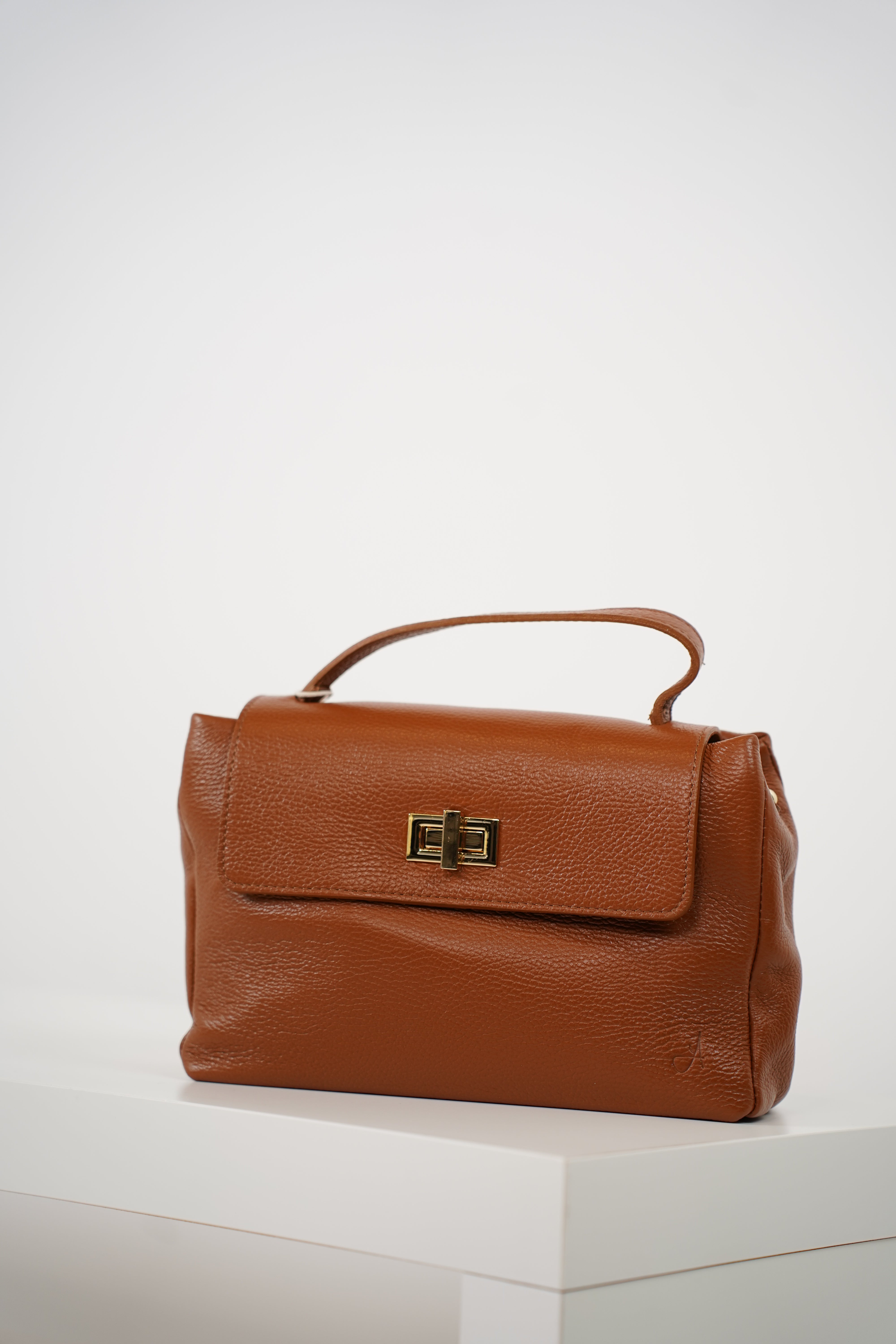 Valen Bag – Classic Italian Leather Handbag in Rich Cognac
