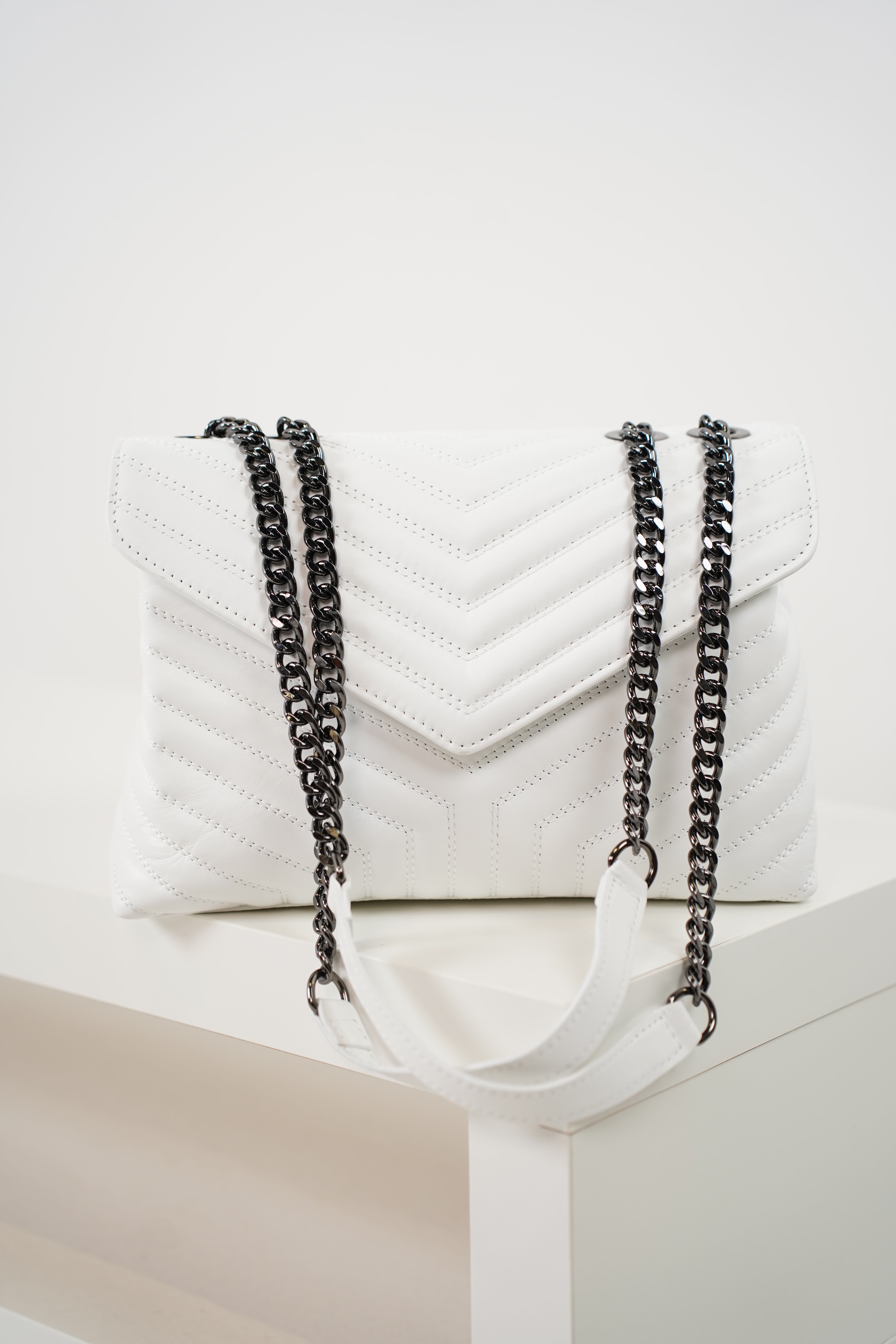 Vessia Crossbody Bag – White Quilted Italian Leather with Black Chain Strap