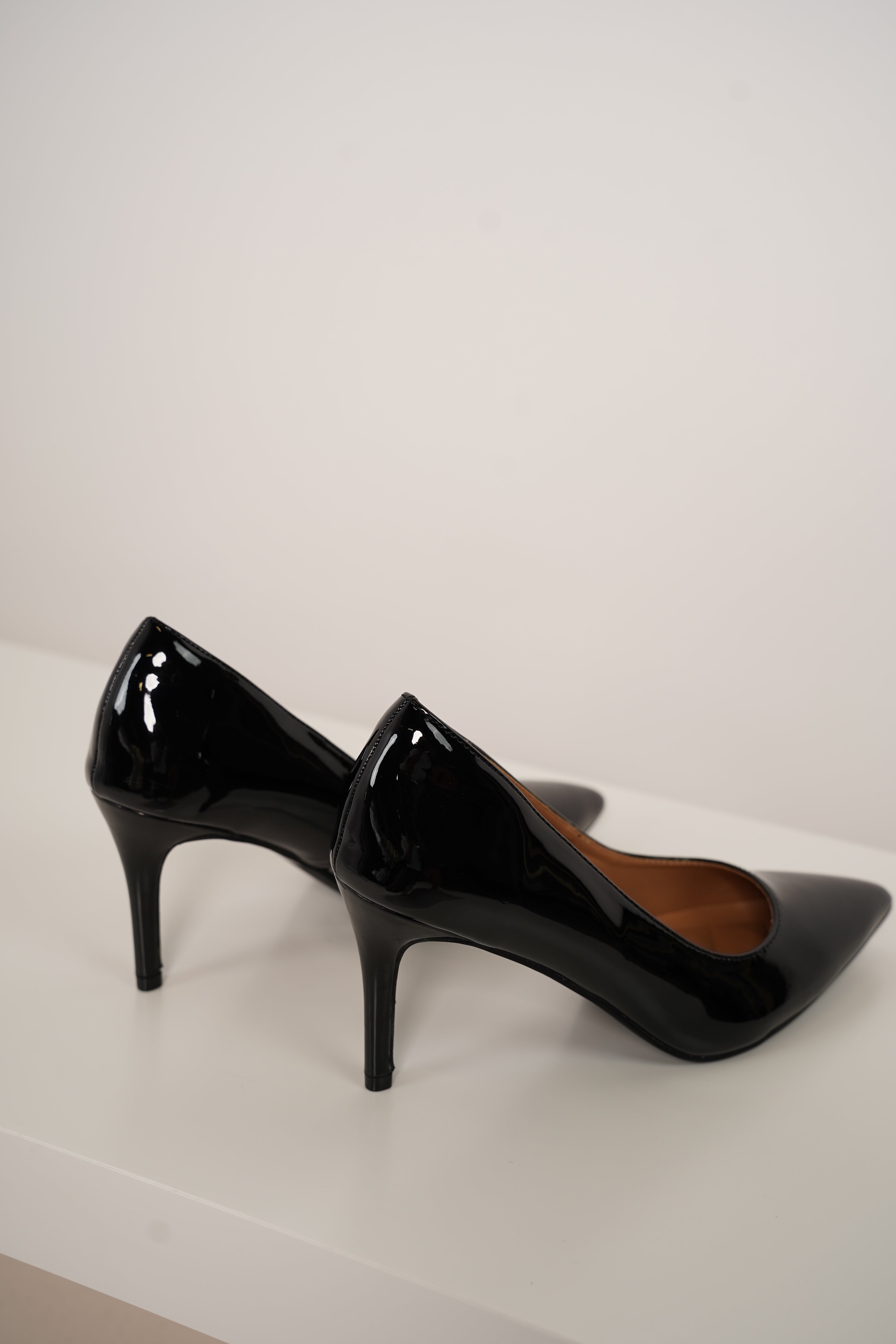 Jodie Patent Pumps – Classic Mid-Heel Elegance