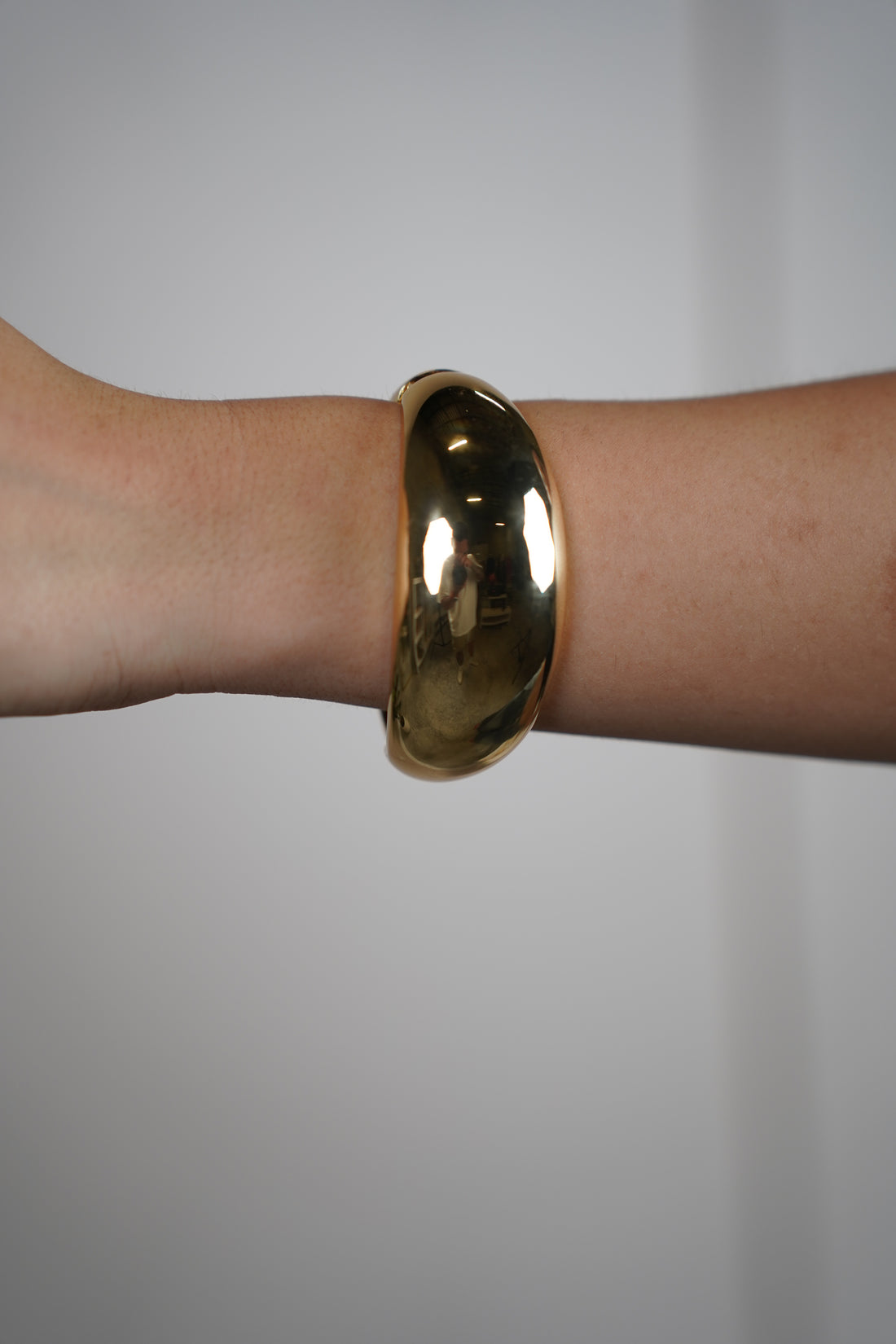 Lazan Smooth Bracelet – Bold Shine with a Sleek Finish