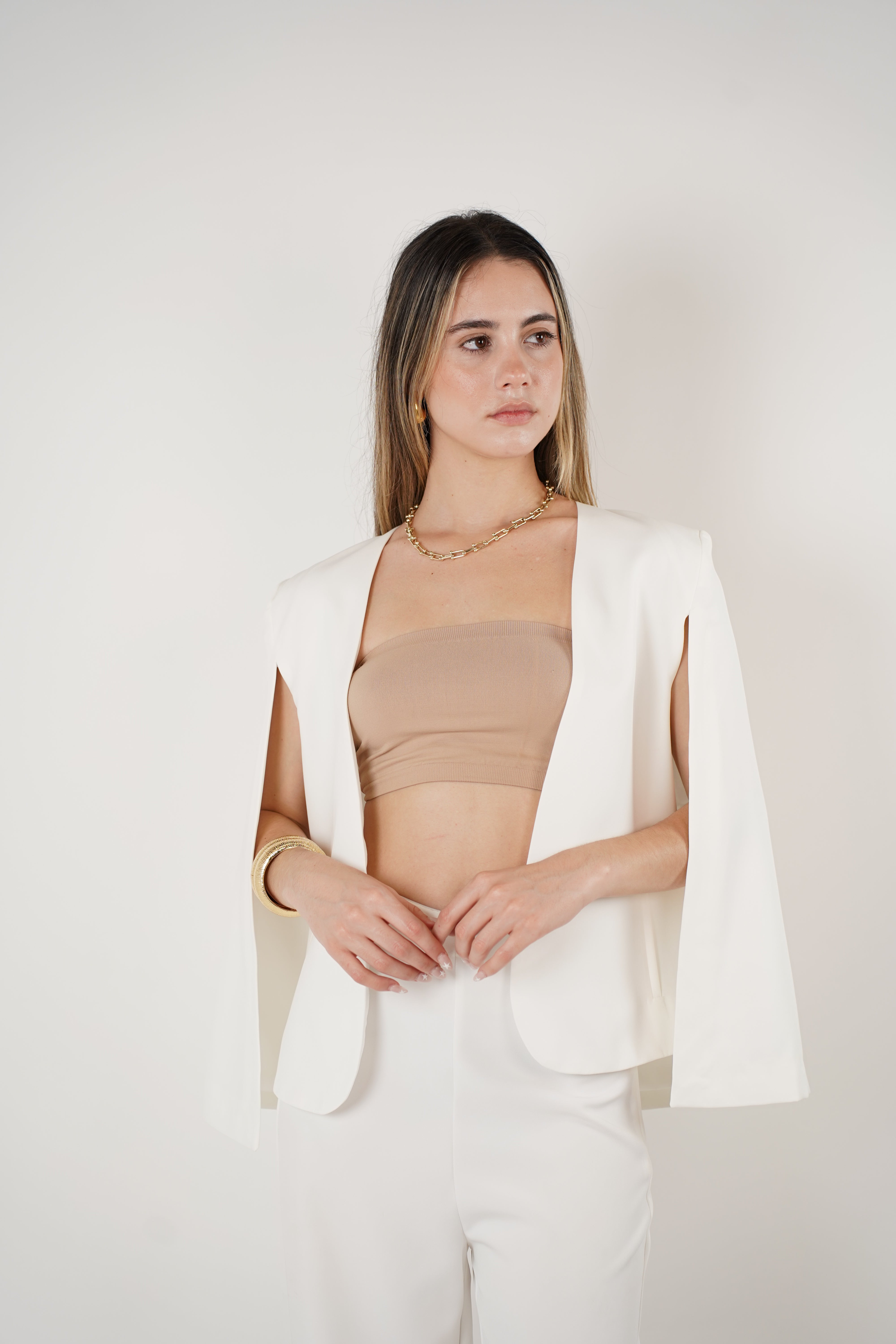 Rynel Blazer Cape – Bold Elegance with a Power Cape Twist