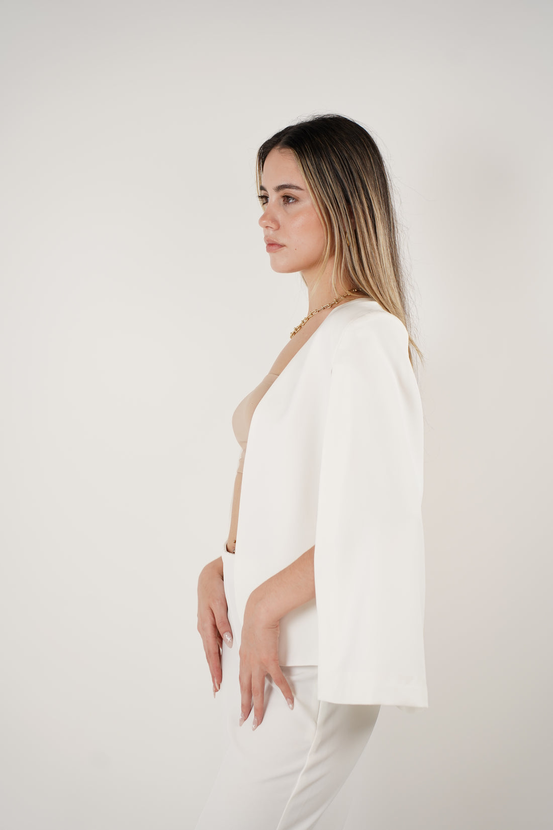 Rynel Blazer Cape – Bold Elegance with a Power Cape Twist