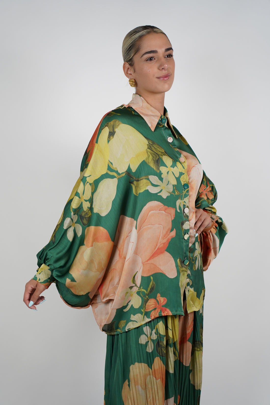 Lumi Pants Set – Floral Satin Two-Piece for Effortless Glam