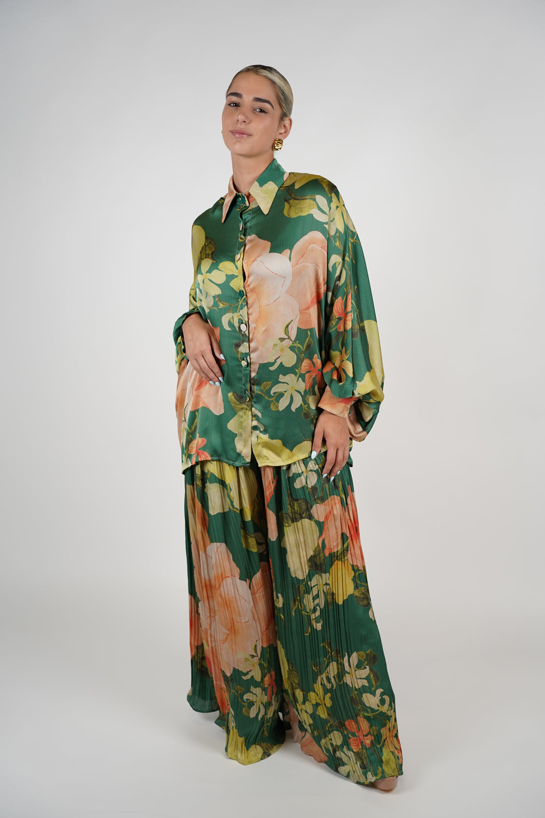 Lumi Pants Set – Floral Satin Two-Piece for Effortless Glam