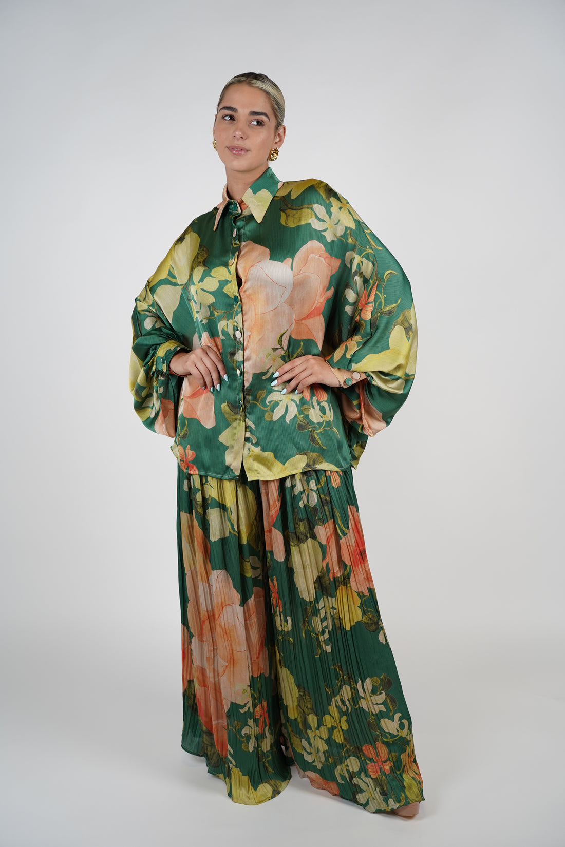 Lumi Pants Set – Floral Satin Two-Piece for Effortless Glam