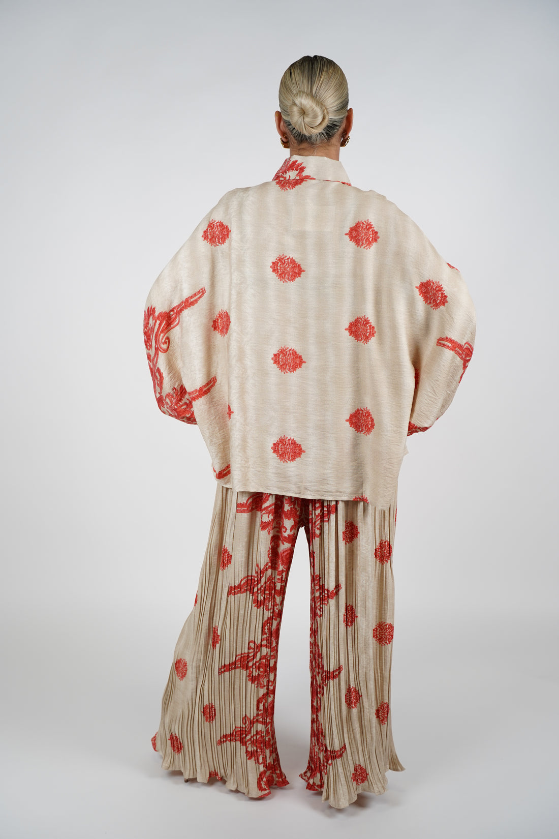 Lumi Pants Set – Floral Satin Two-Piece for Effortless Glam