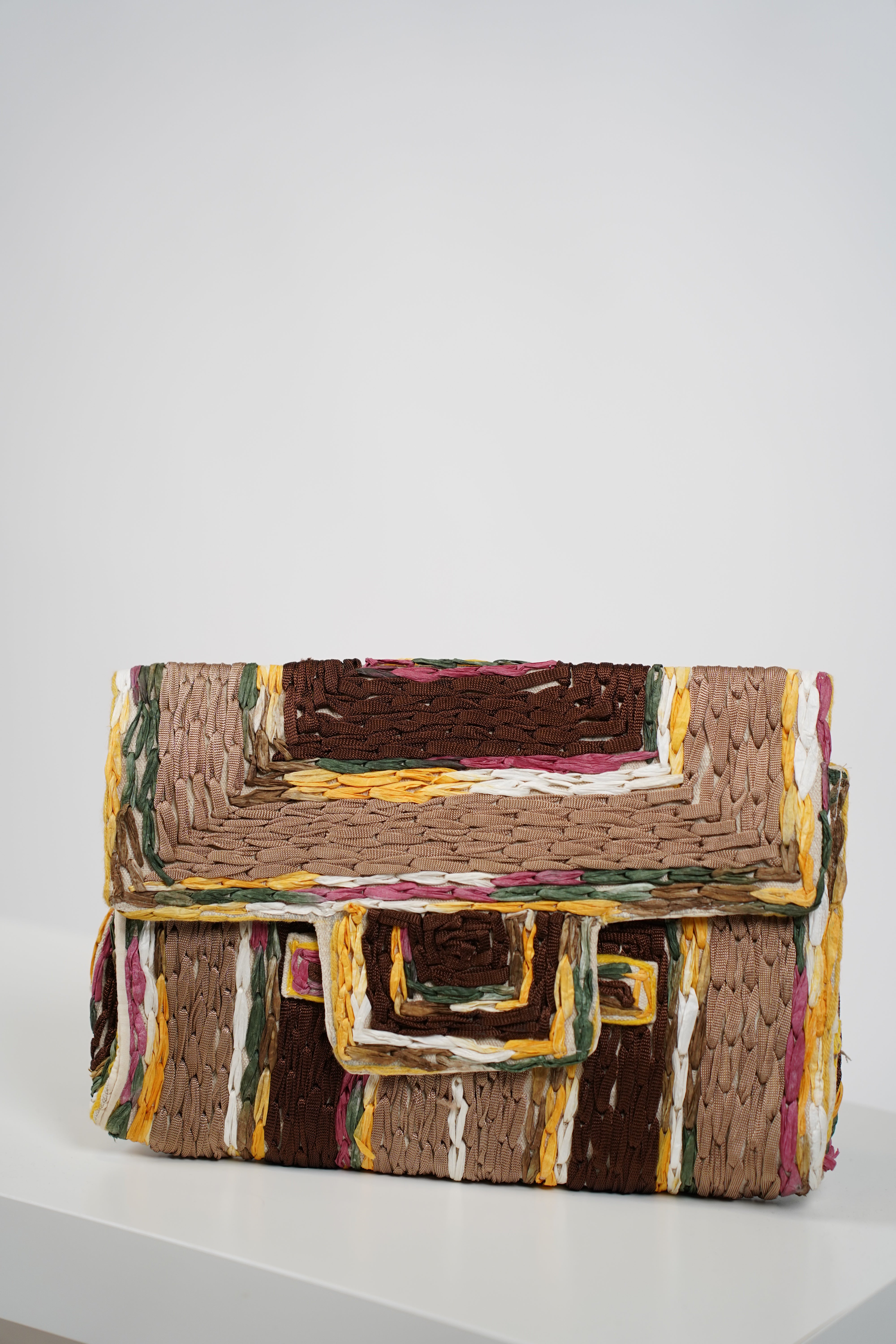 Orea Beach Clutch – Woven Colorful Statement for Coastal Days