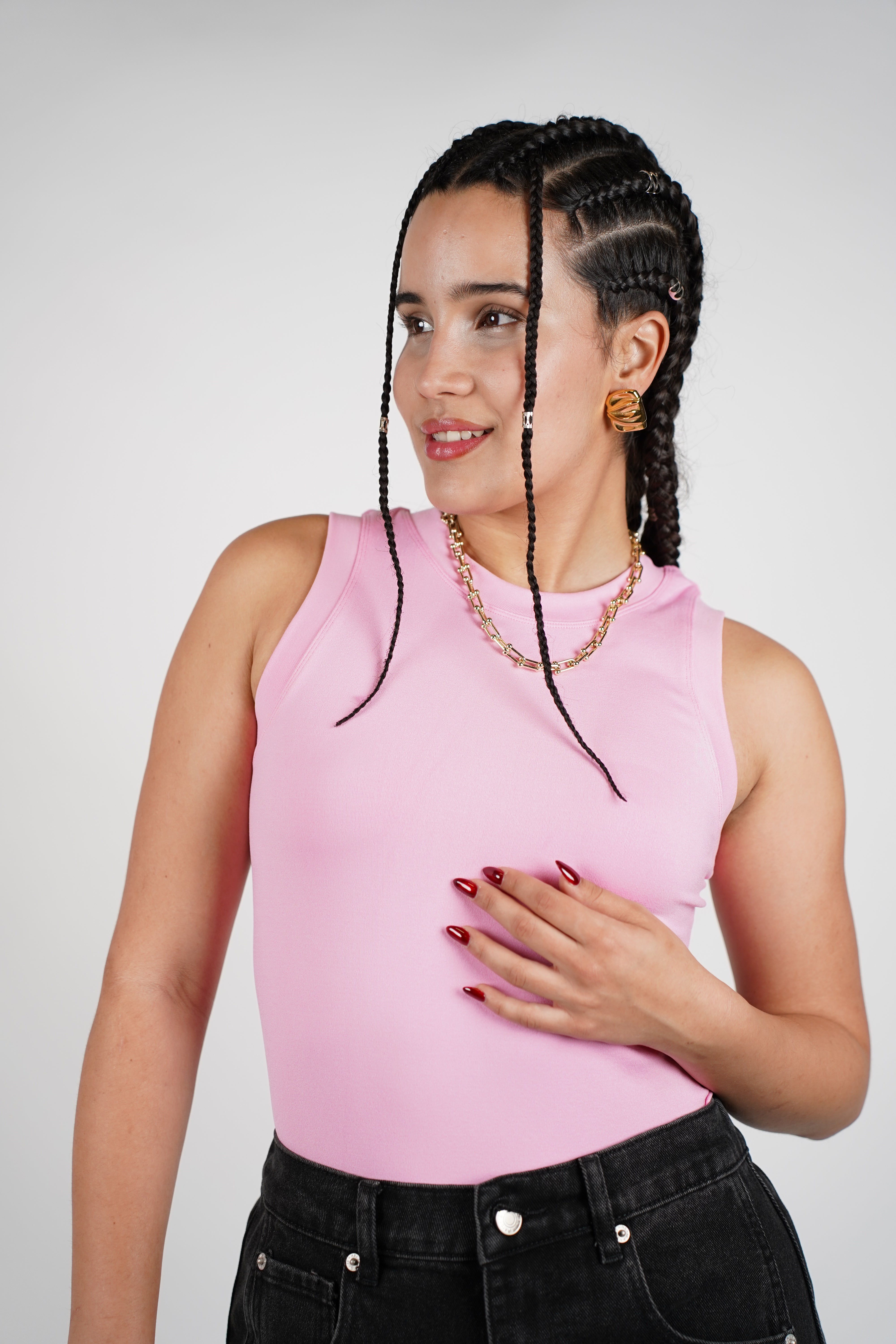 Round Neck No Sleeves Basics