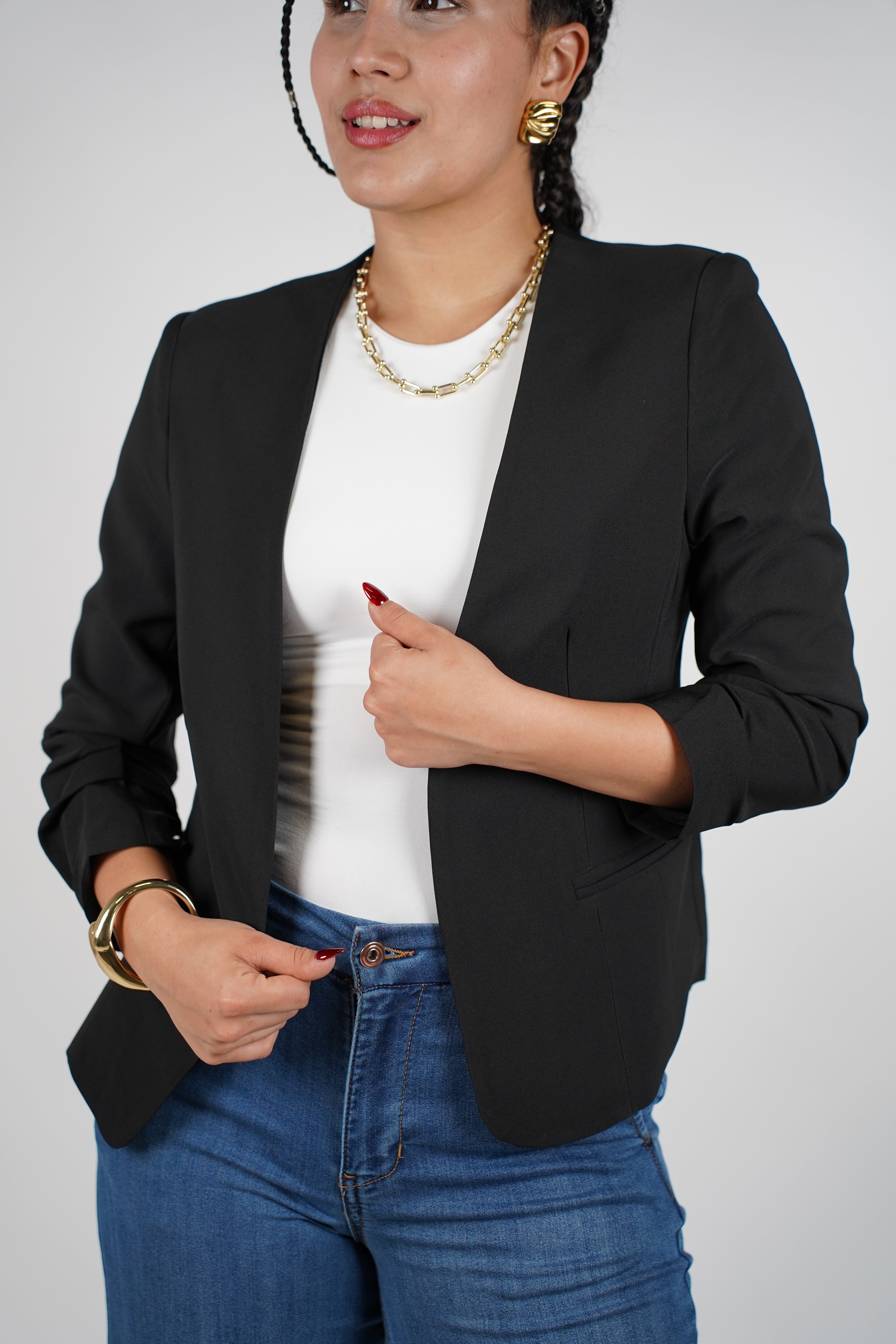 Lasa Minimal Blazer – Sleek Black Layering Essential