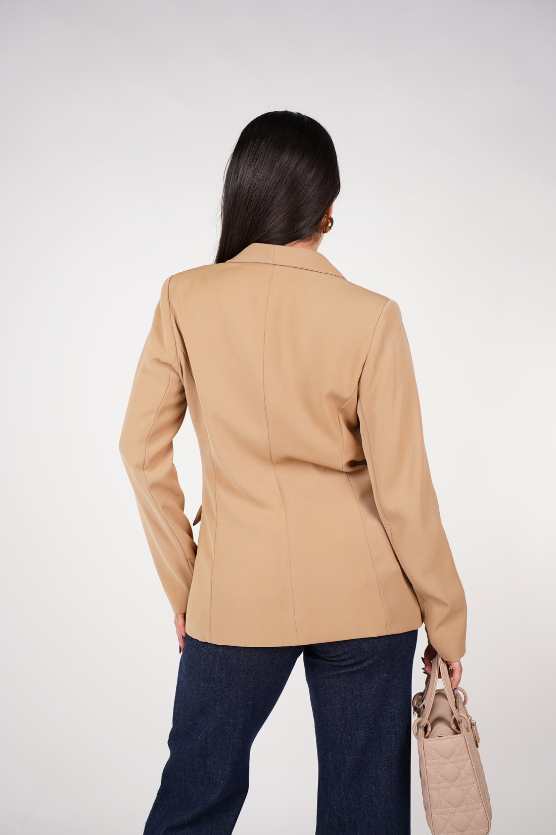 Vesla Solid Blazer – Chic, Clean & Timeless