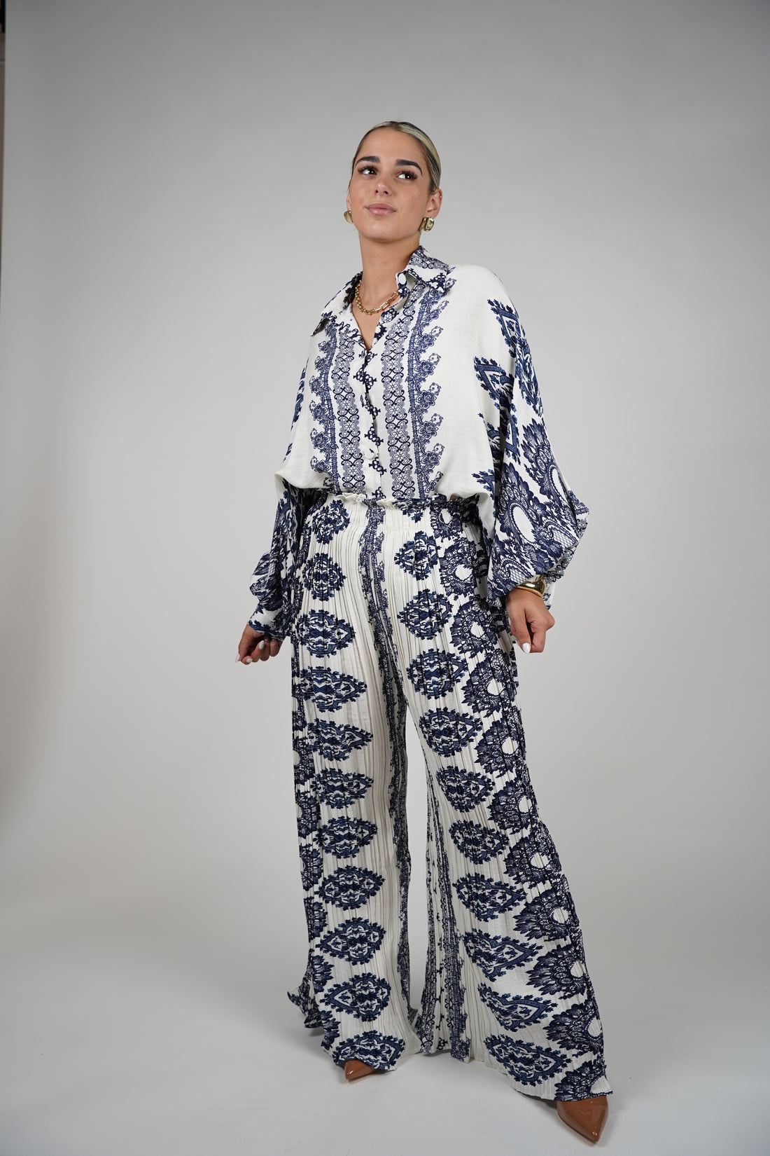 Lumi Pants Set – Floral Satin Two-Piece for Effortless Glam