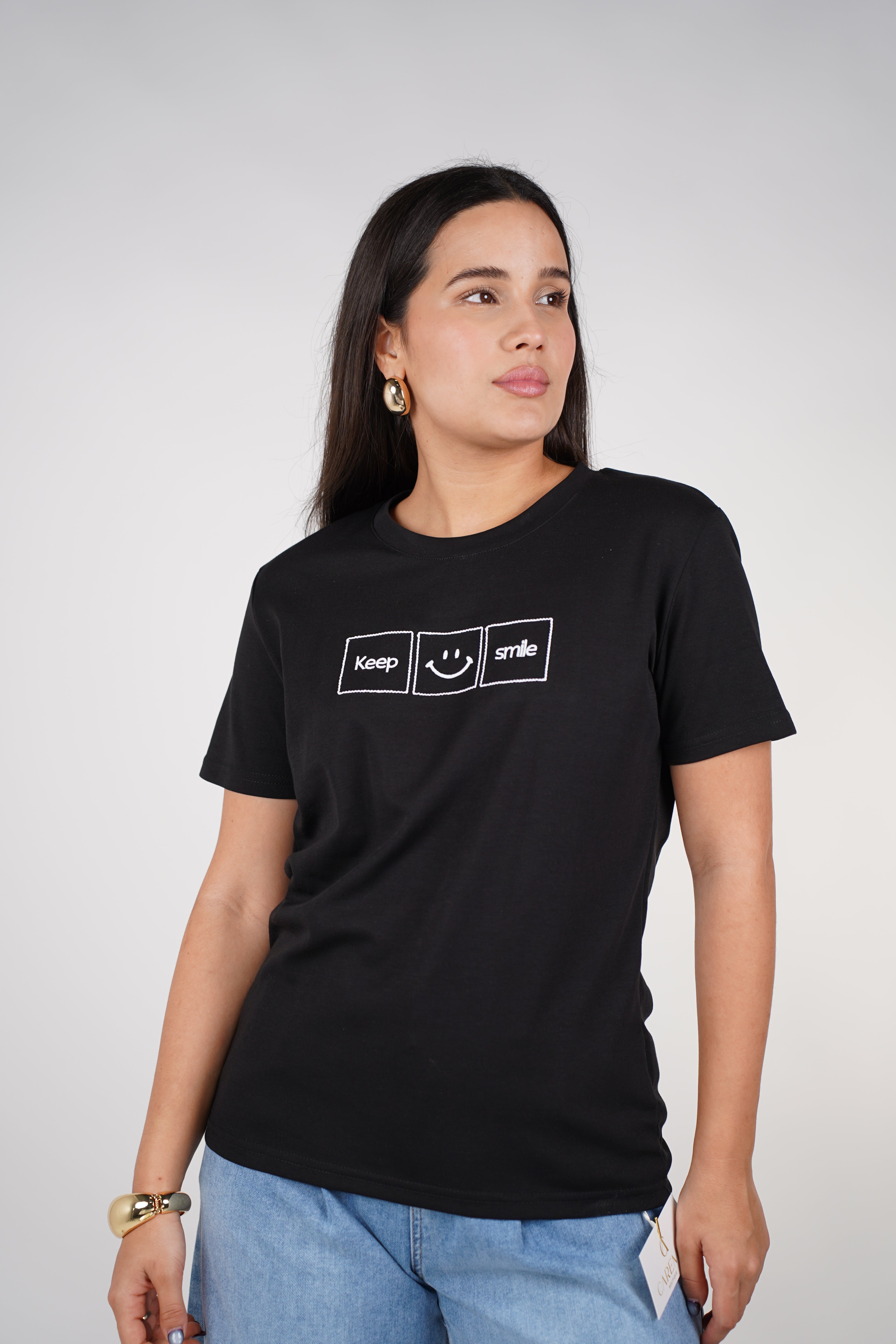 Keep Smiling T-Shirt – Minimal, Uplifting & Everyday Cute