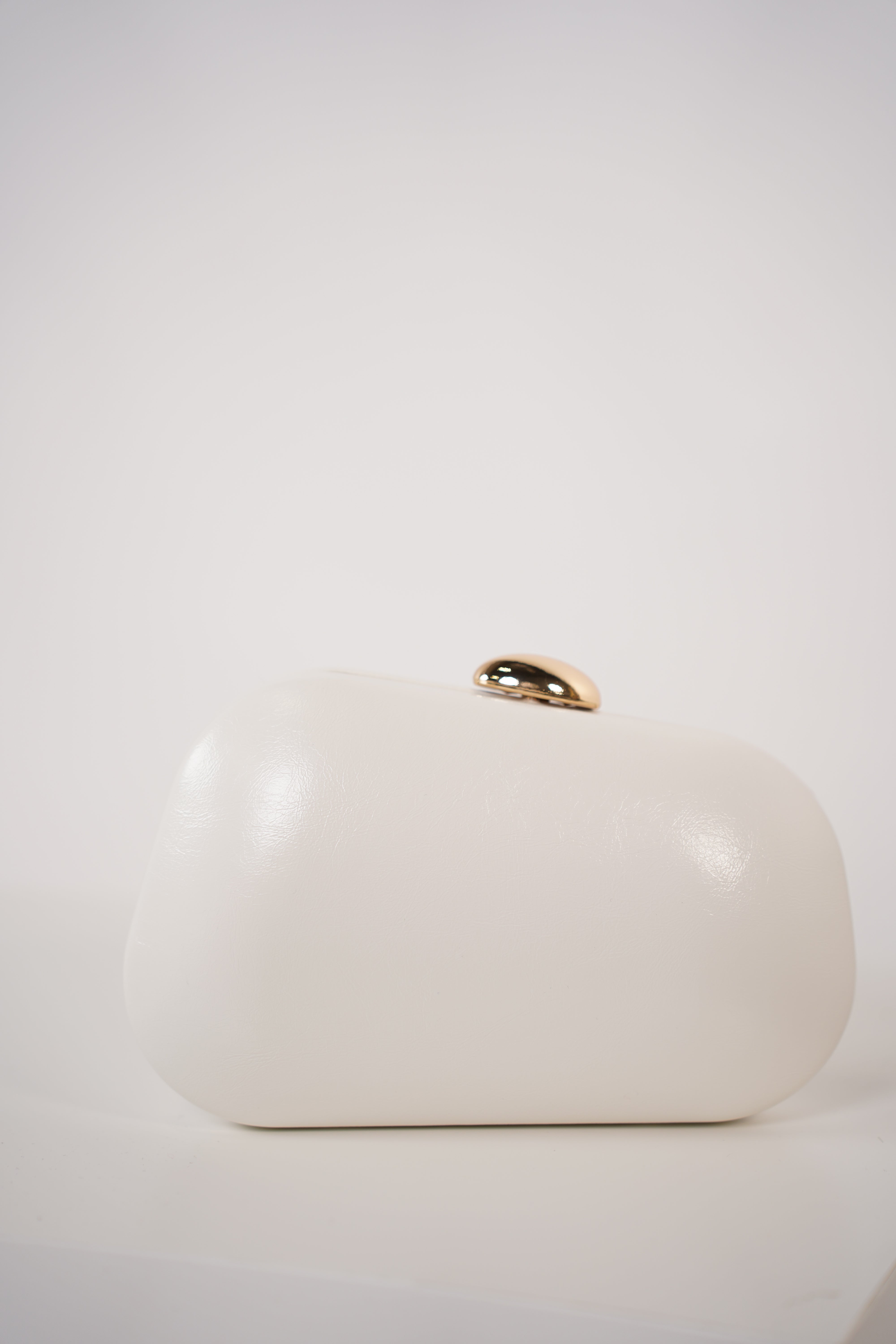 Cianan Clutch – Elegant, Minimal & Timelessly Chic