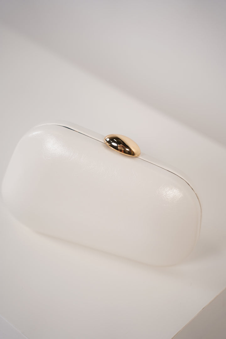 Cianan Clutch – Elegant, Minimal & Timelessly Chic