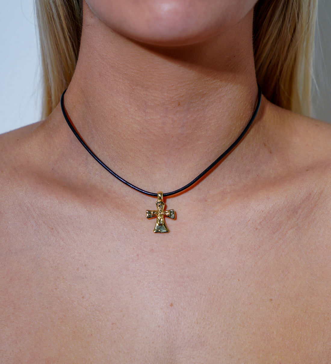 Cross Choker - Carema Boutique