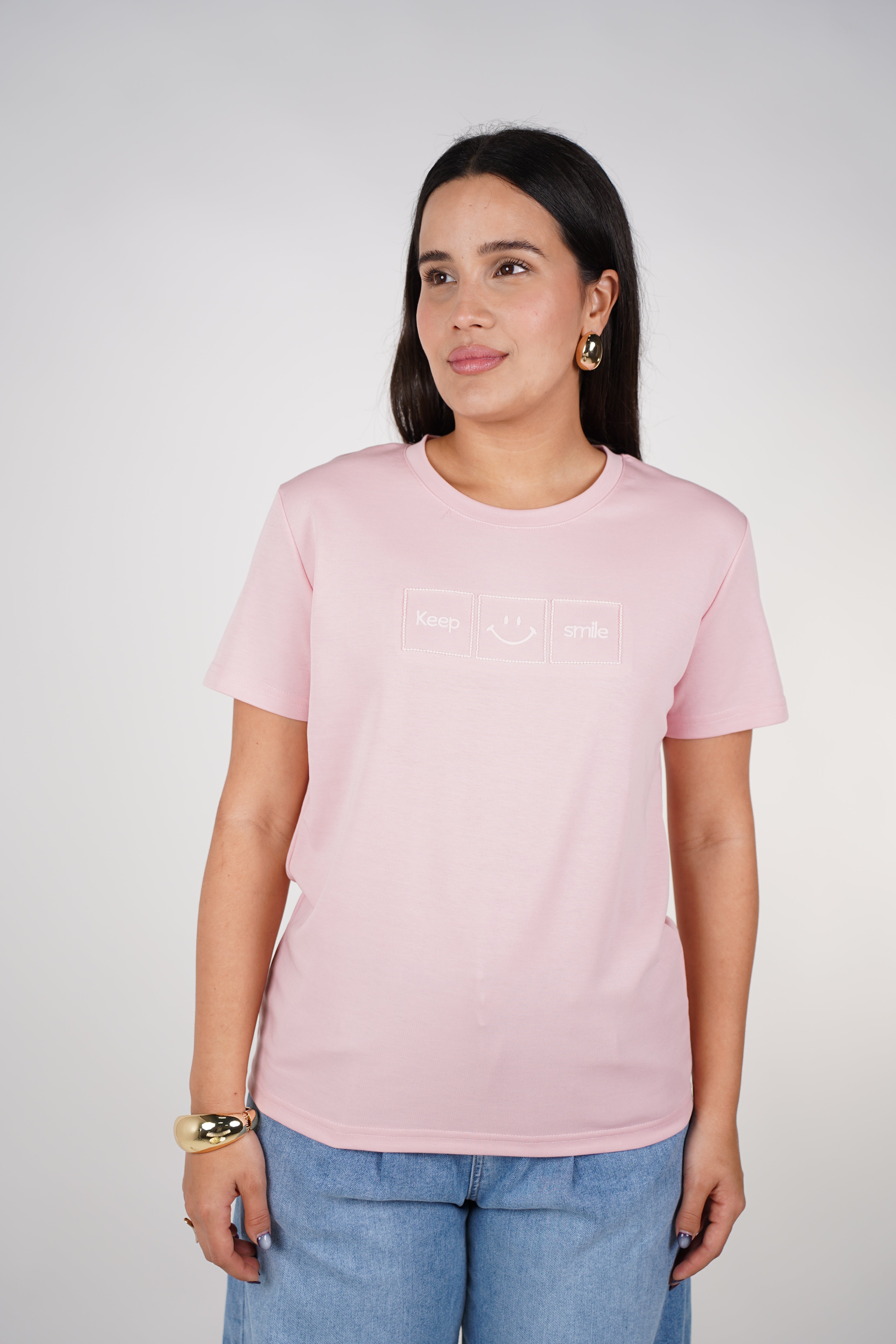 Keep Smiling T-Shirt – Minimal, Uplifting & Everyday Cute