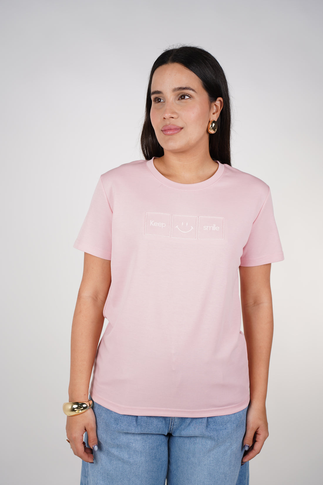 Keep Smiling T-Shirt – Minimal, Uplifting & Everyday Cute