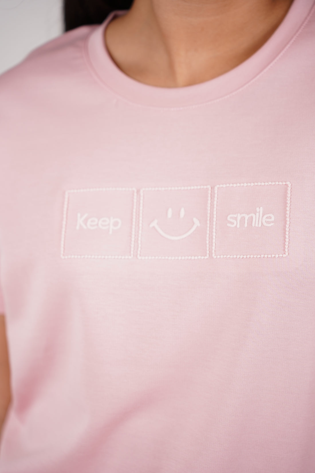 Keep Smiling T-Shirt – Minimal, Uplifting & Everyday Cute