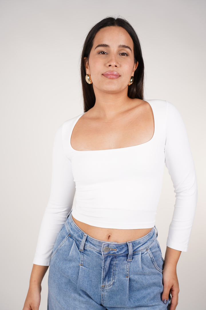 Ylina Basic Long Sleeve Crop Top – Sleek, Stretchy & Essential