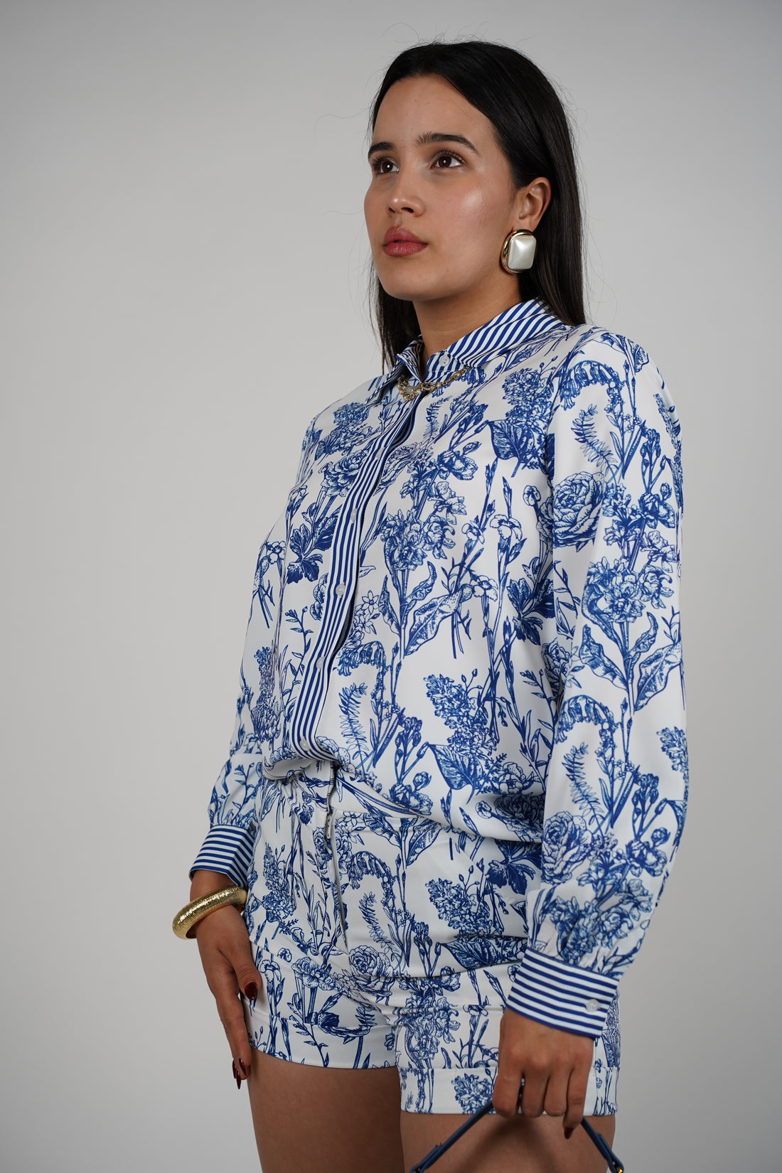 Xeni Shorts Set – Blue Floral Elegance in a Classic Fit
