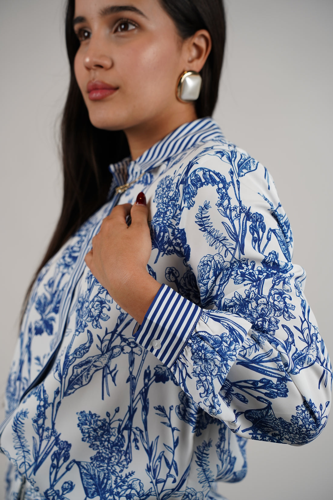 Xeni Shorts Set – Blue Floral Elegance in a Classic Fit