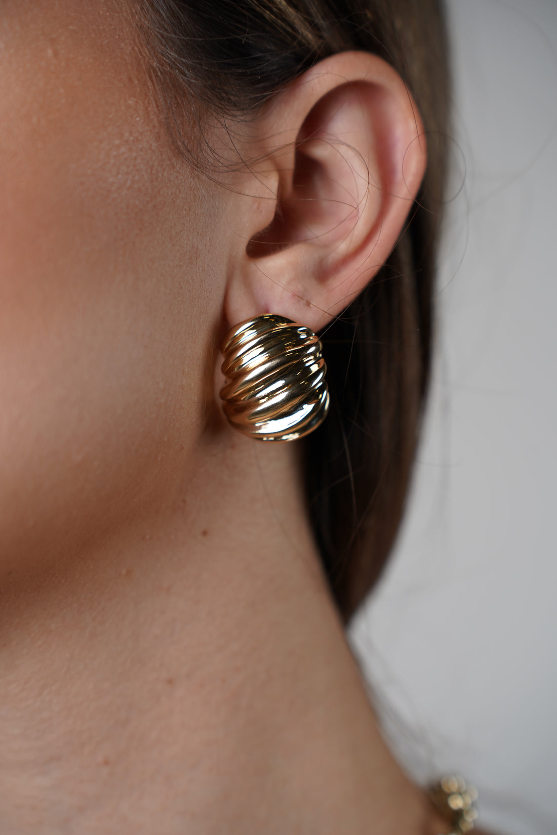 Lissa Chunky Earrings – Bold & Modern Gold Statement