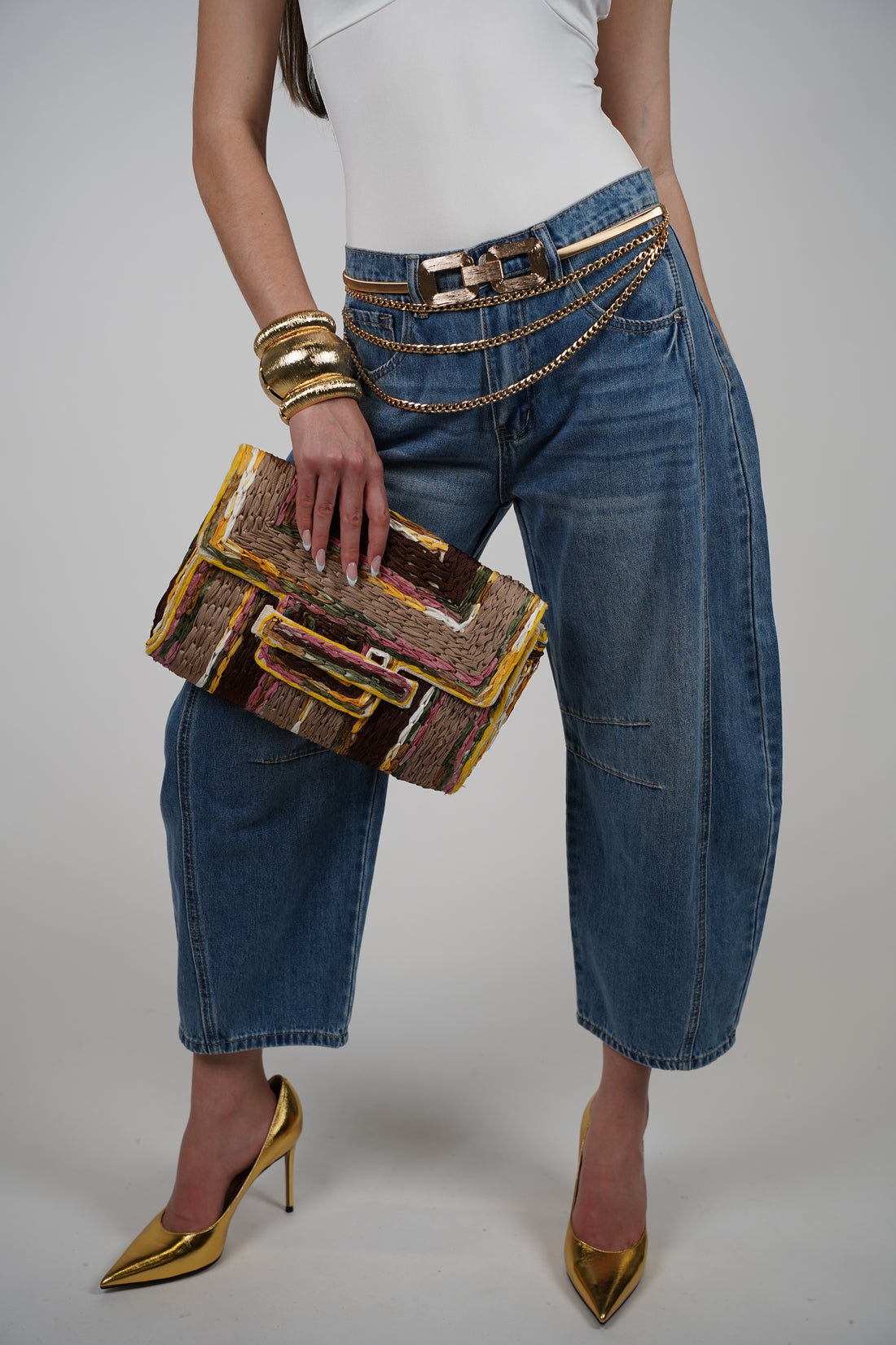 Esha Cropped Barrel Jeans – High-Waisted Statement Denim
