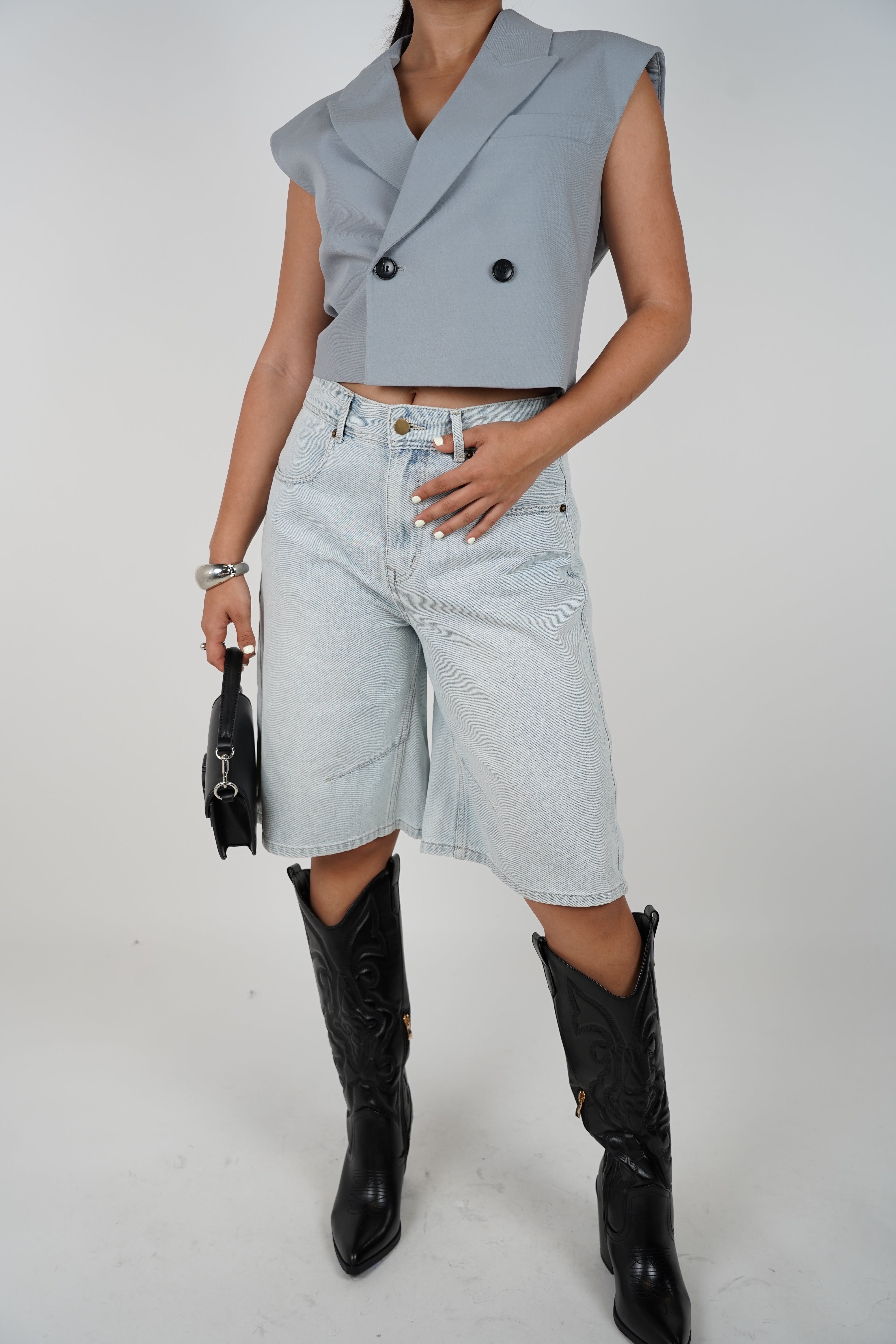 Ravel Bermuda – Cool-Toned Denim with Laidback Edge