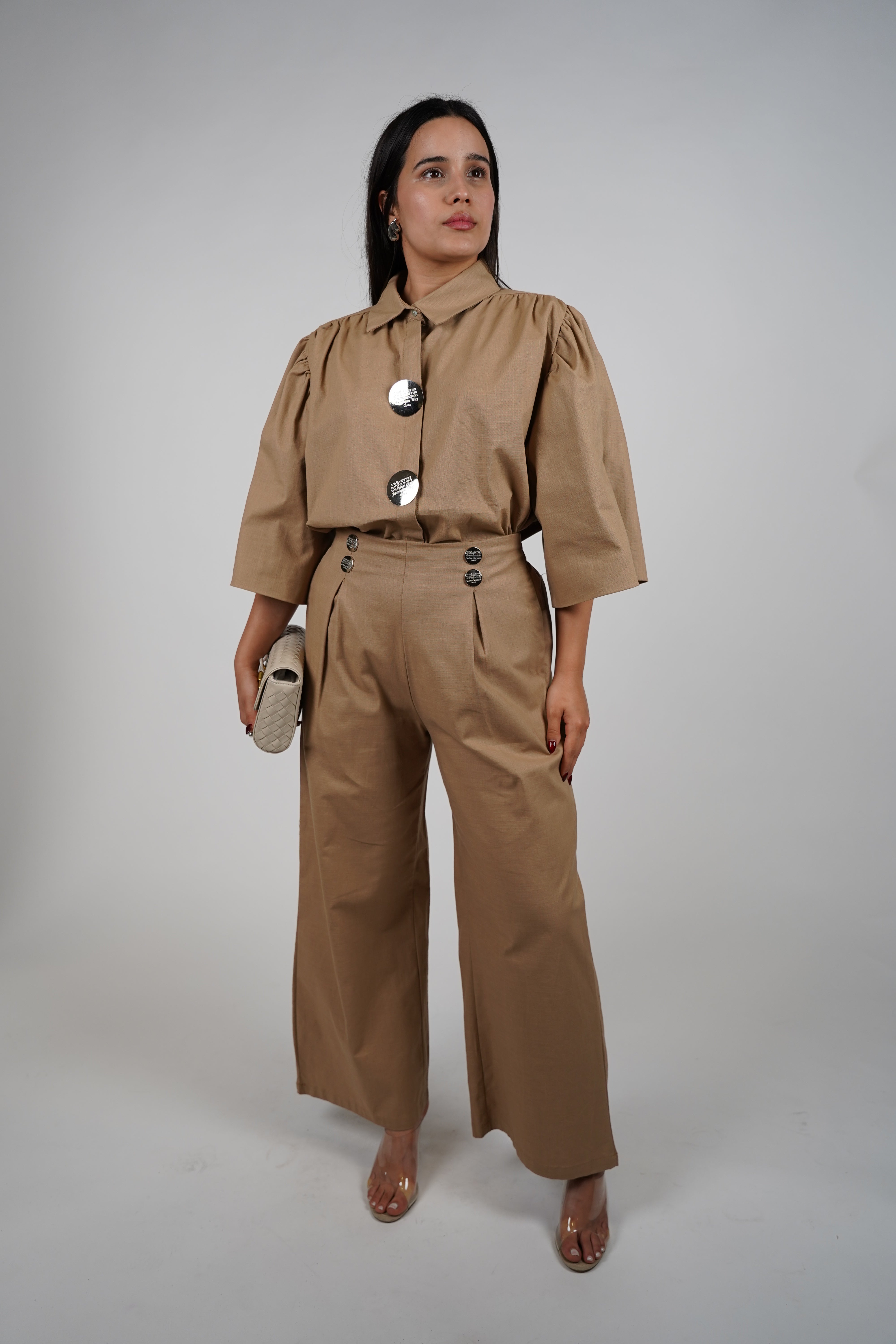 Yolia Linen Pants Set – Effortless Statement in Lightweight Style