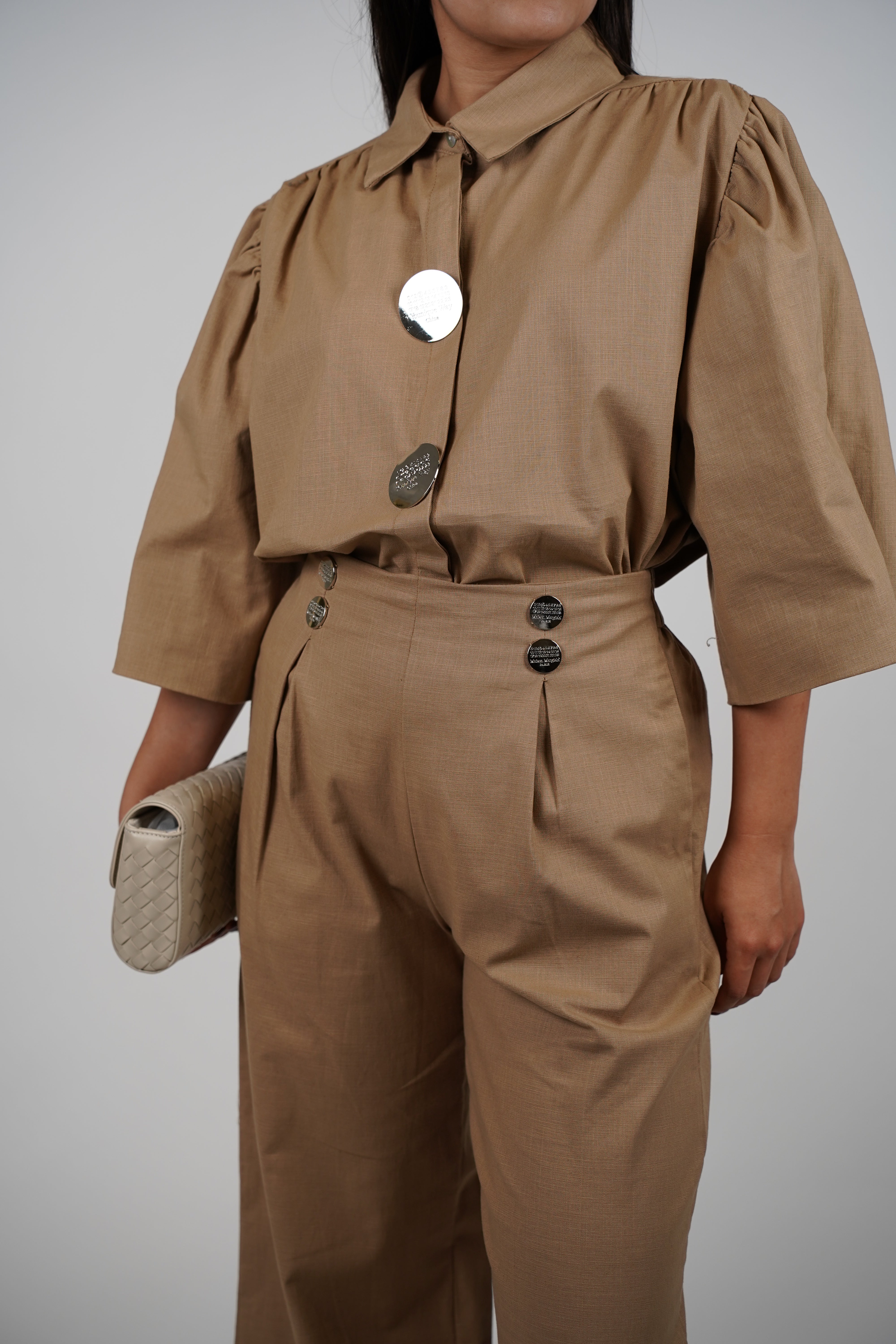 Yolia Linen Pants Set – Effortless Statement in Lightweight Style