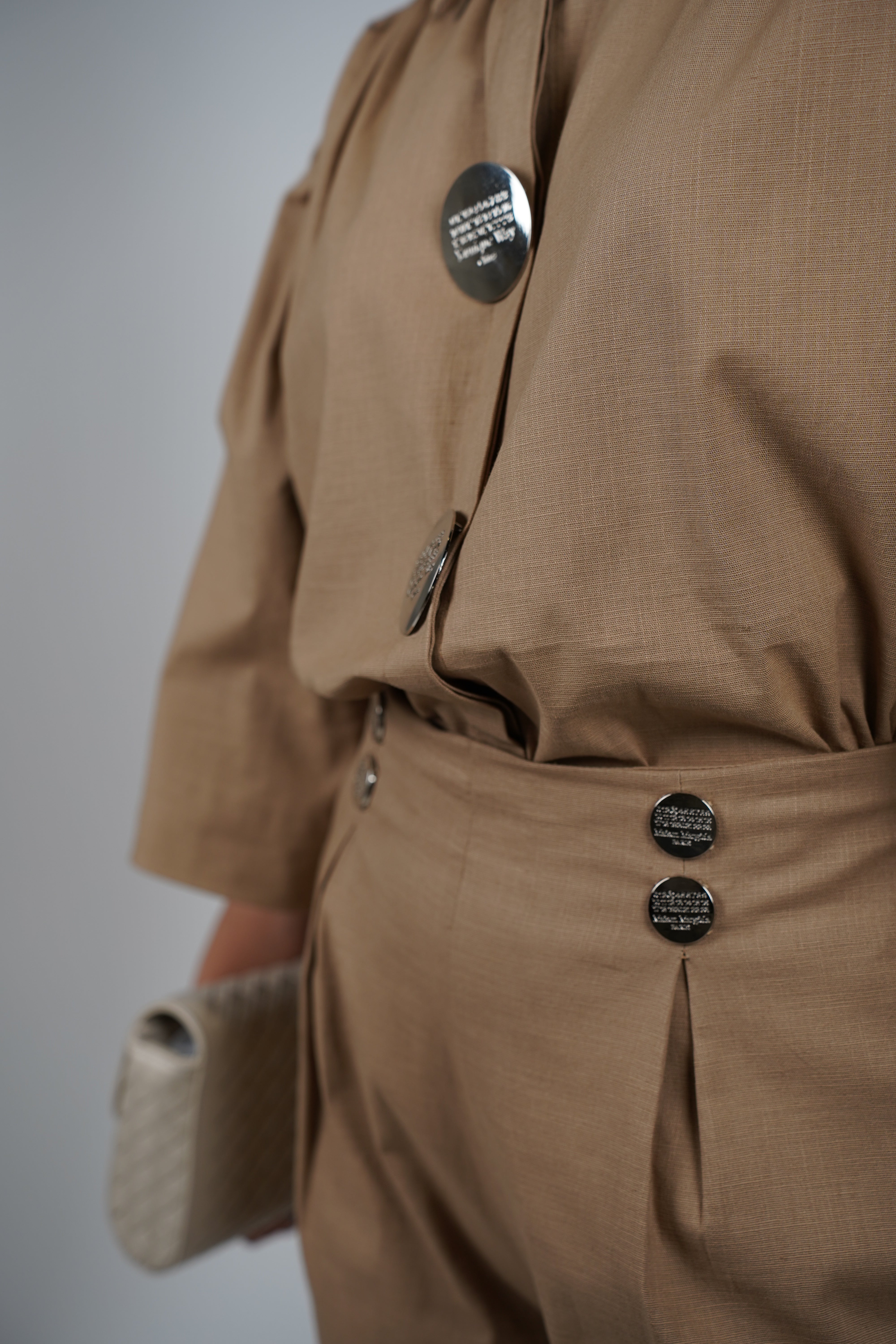 Yolia Linen Pants Set – Effortless Statement in Lightweight Style