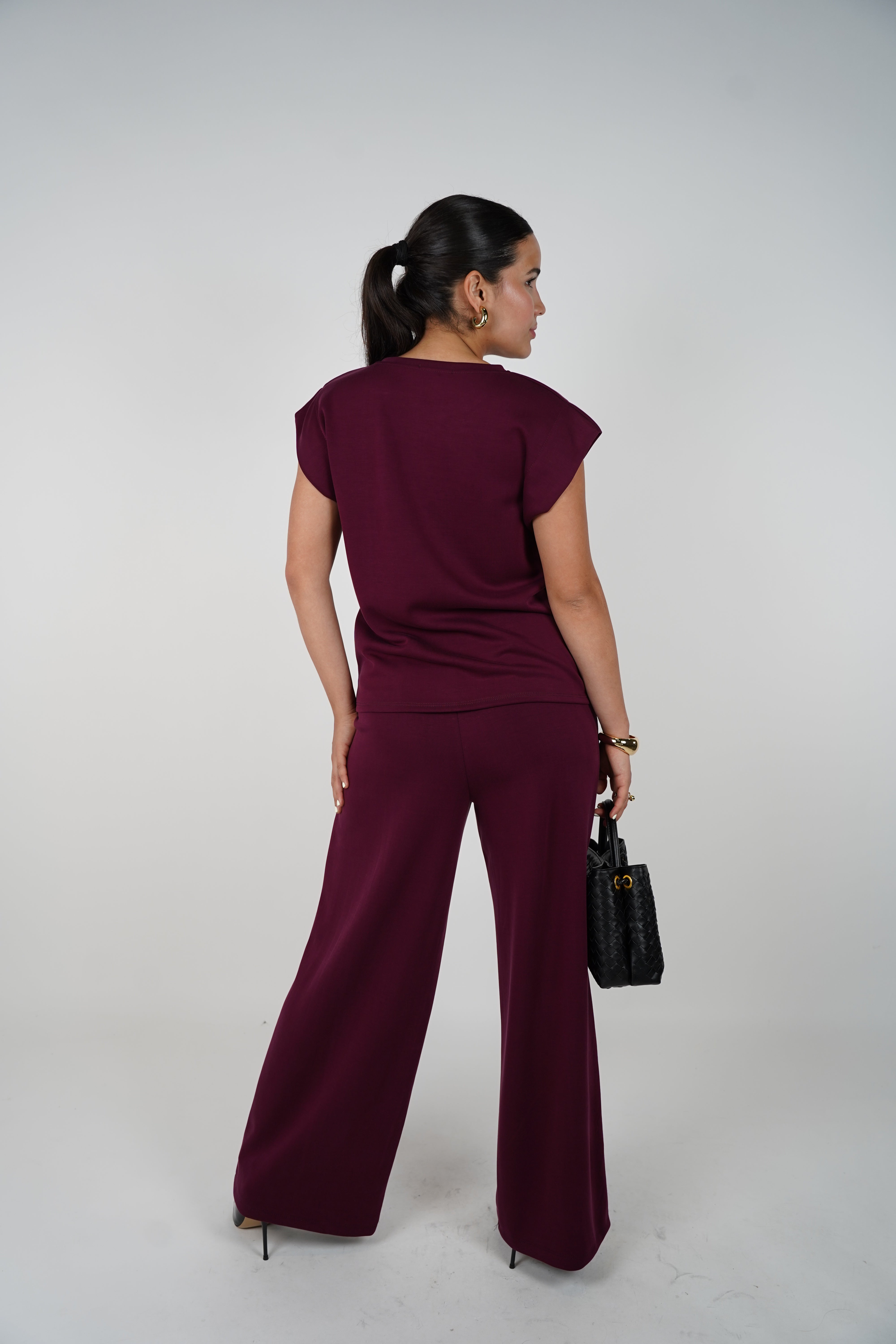 Ovele Lounge Set – Effortless Comfort in Elevated Style