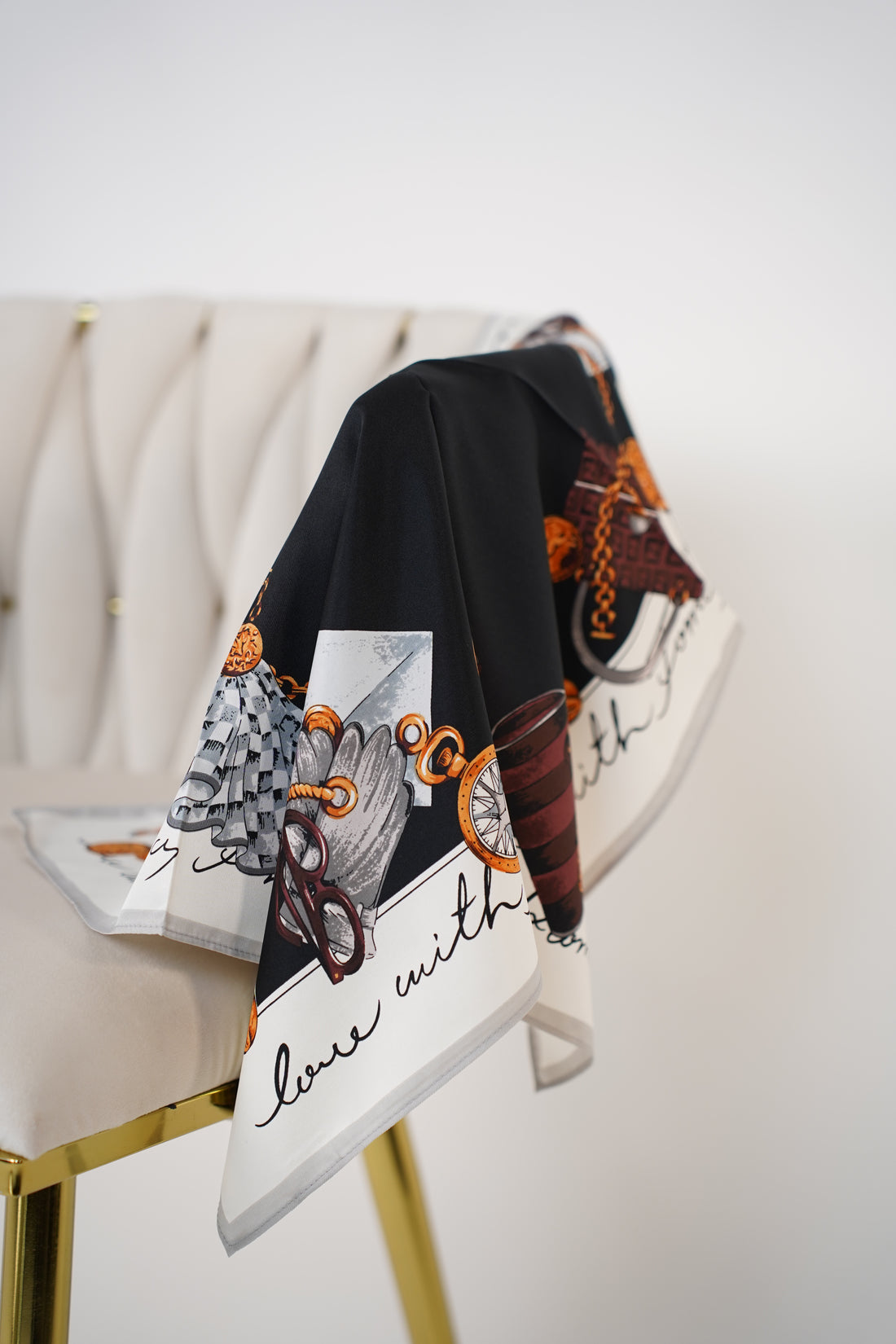 Versatile Patterned Scarf – Multi-Way Styling Accessory