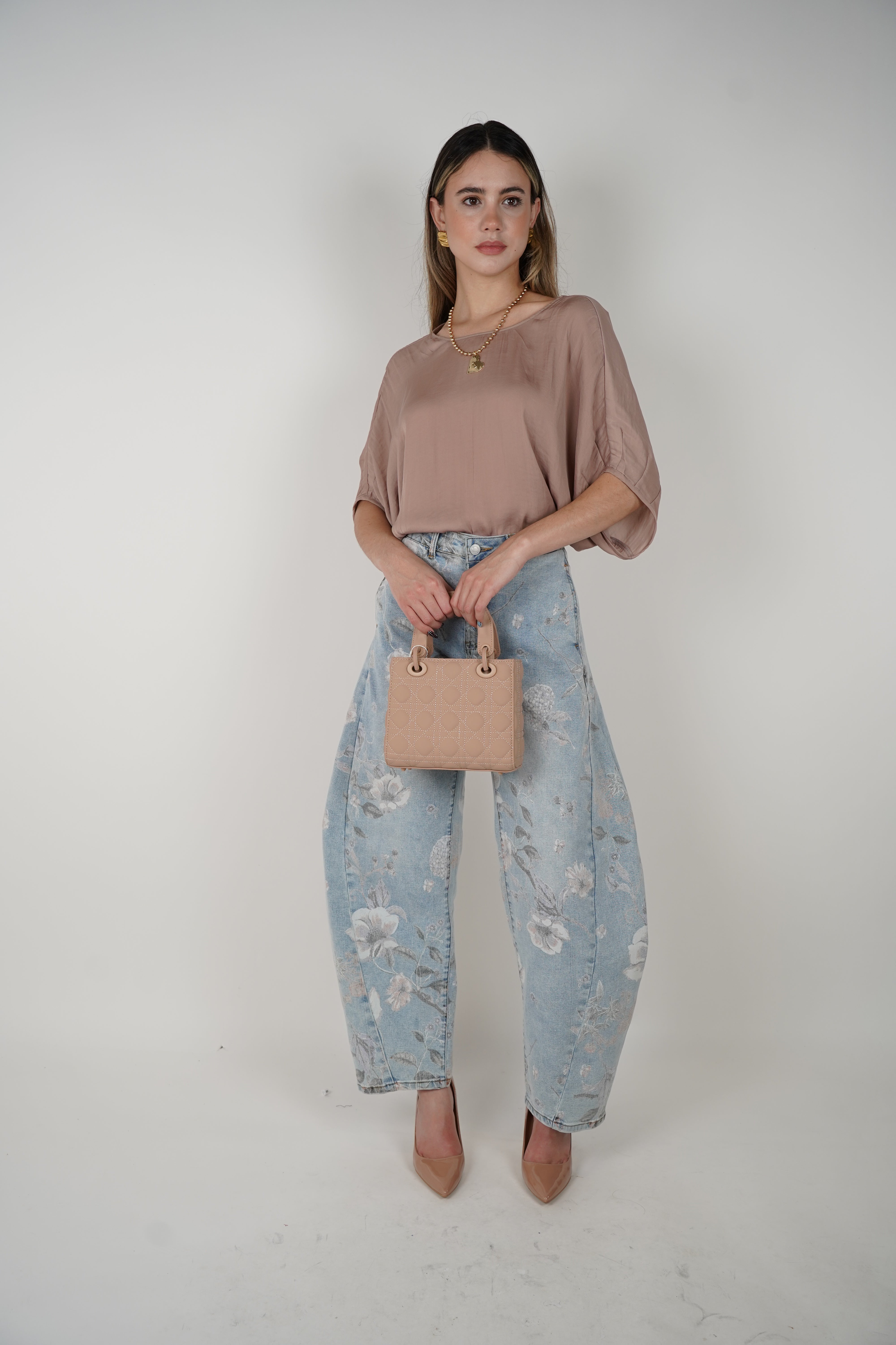 Janel Floral Jeans – Classic Denim with a Soft Bloom