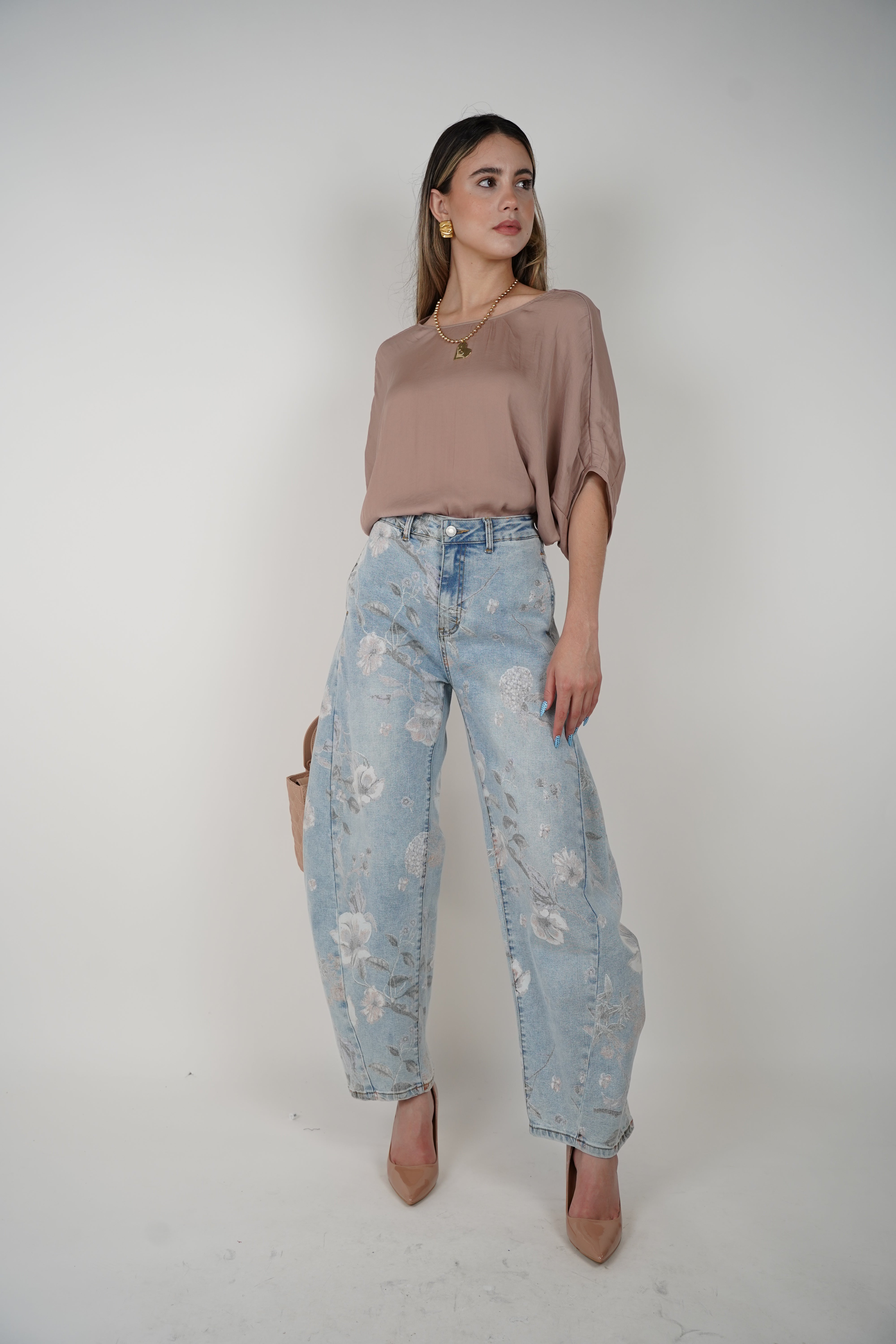 Janel Floral Jeans – Classic Denim with a Soft Bloom