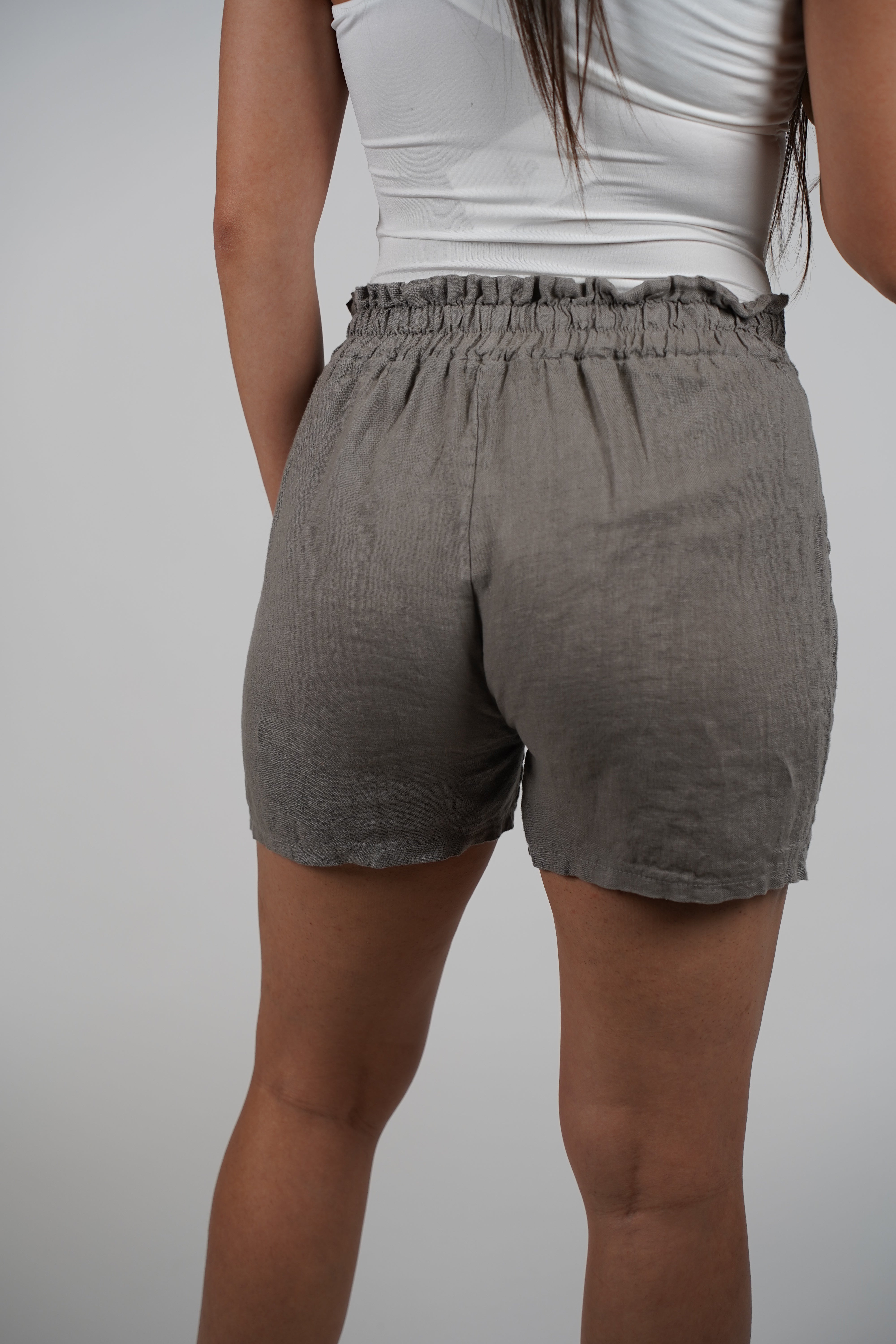 Suma Linen Shorts – Tie-Waist Comfort in Earthy Neutrals
