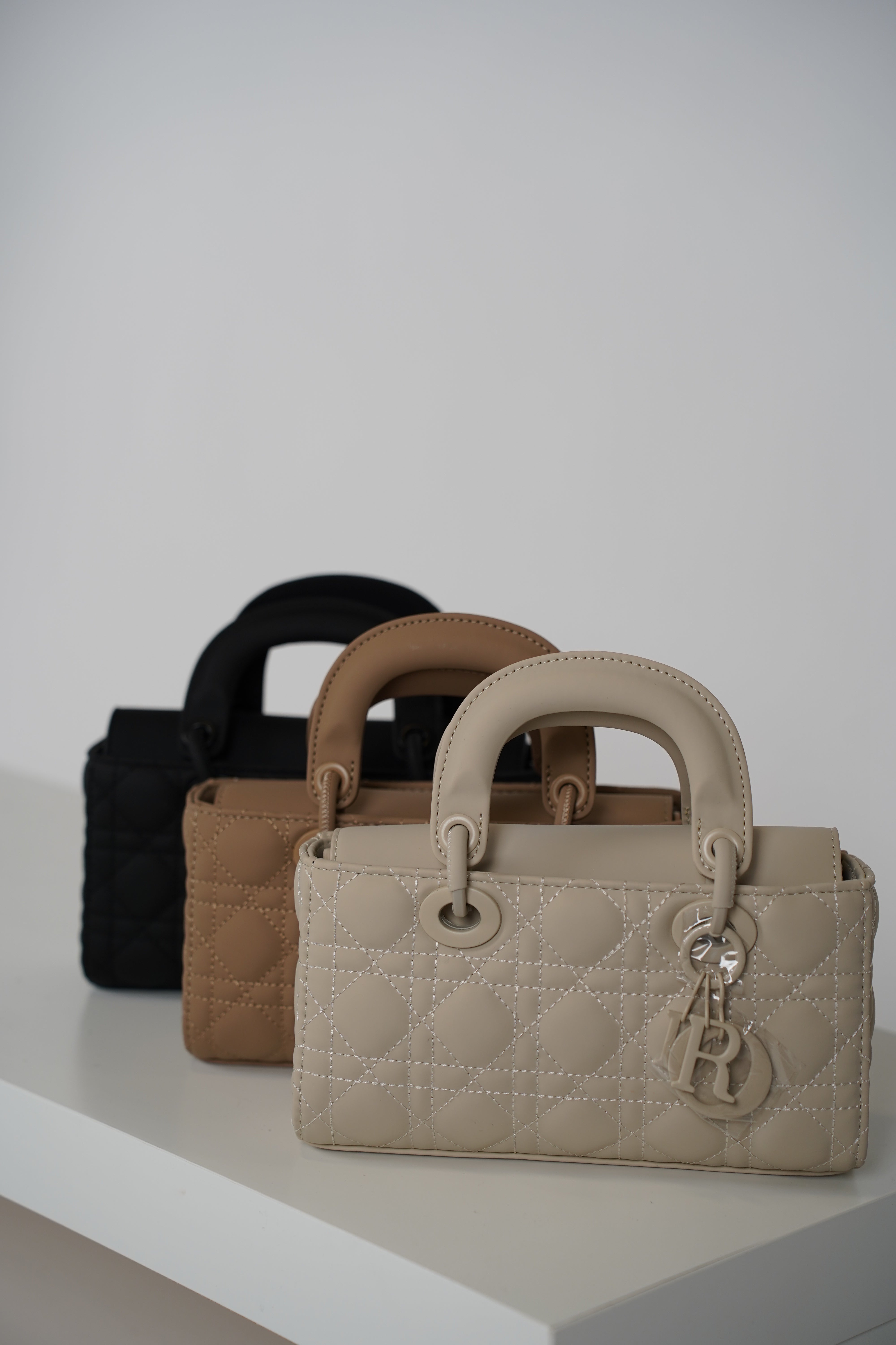 Dazia Mini Bags – Classic Quilted Charm in a Compact Size