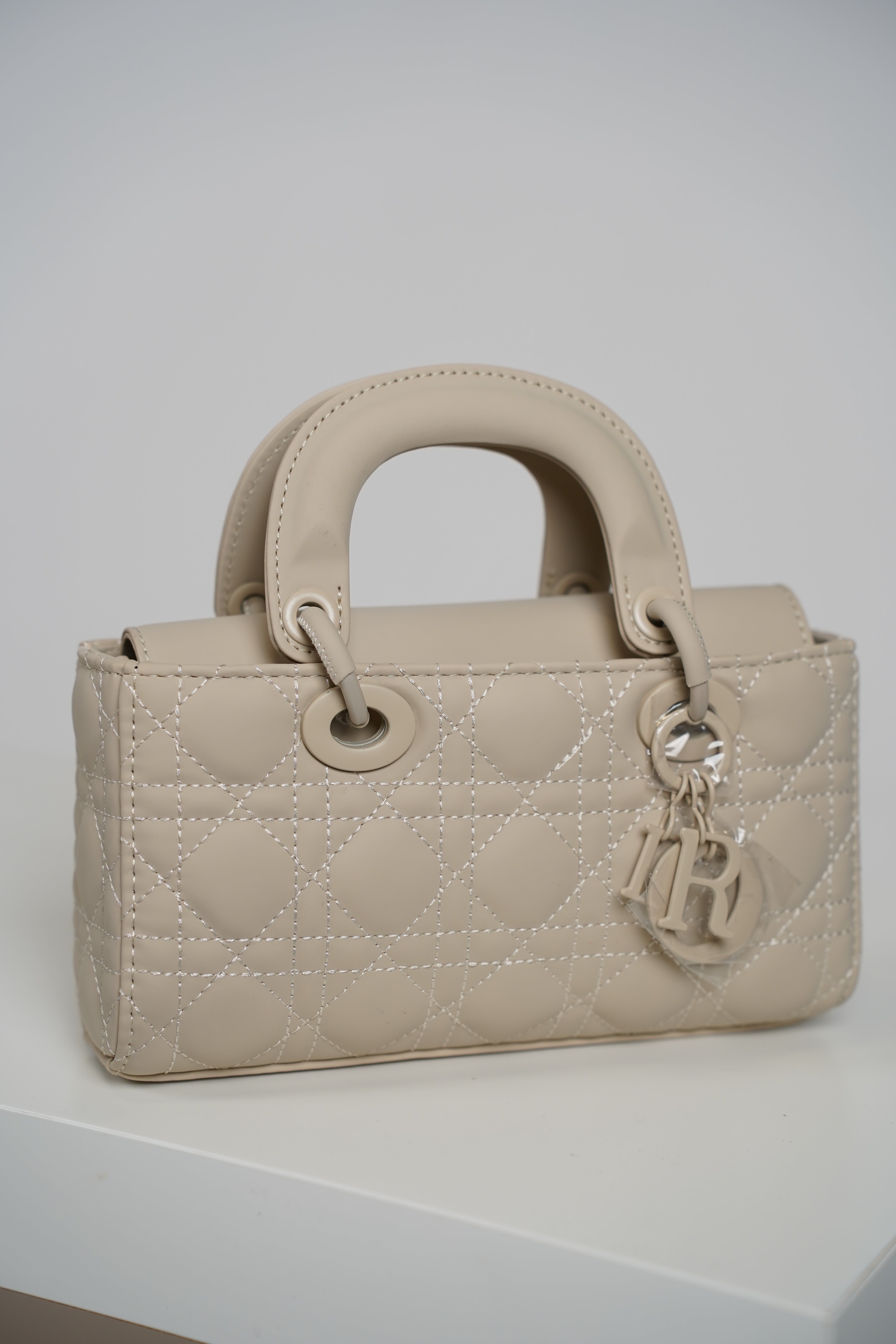 Dazia Mini Bags – Classic Quilted Charm in a Compact Size