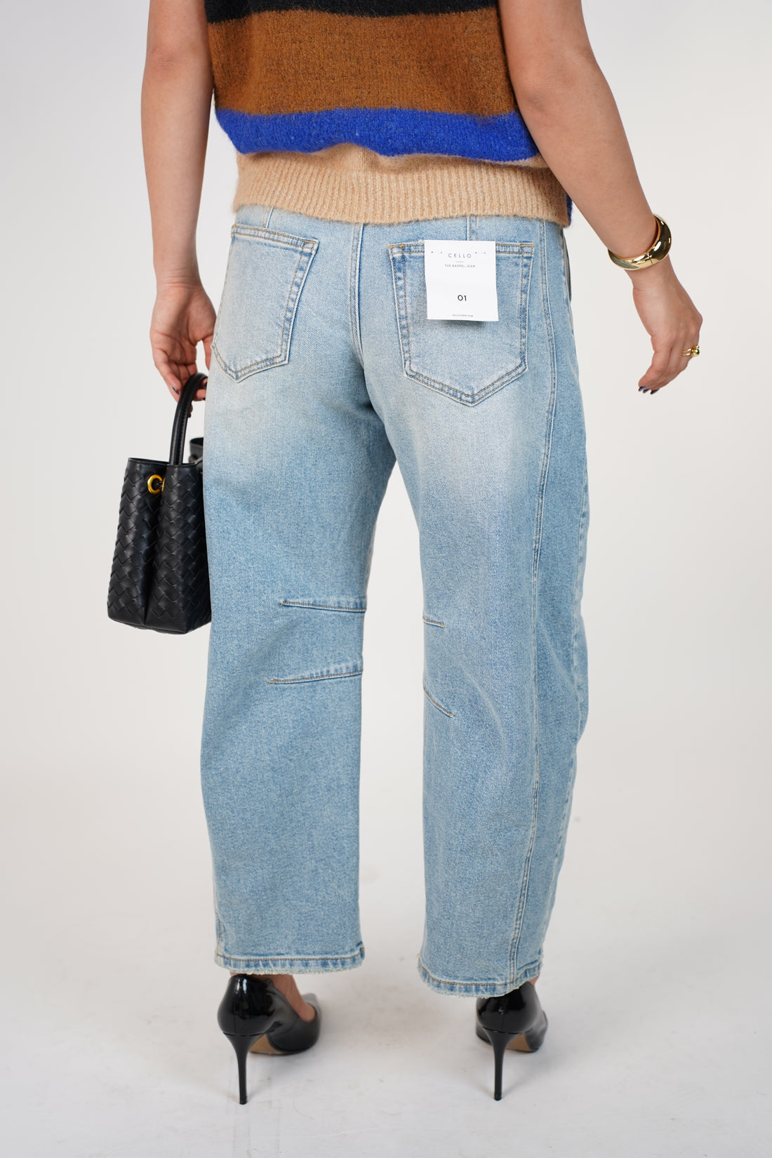 Kireva Barrel Jeans With Dart Details – Modern Sculpted Denim