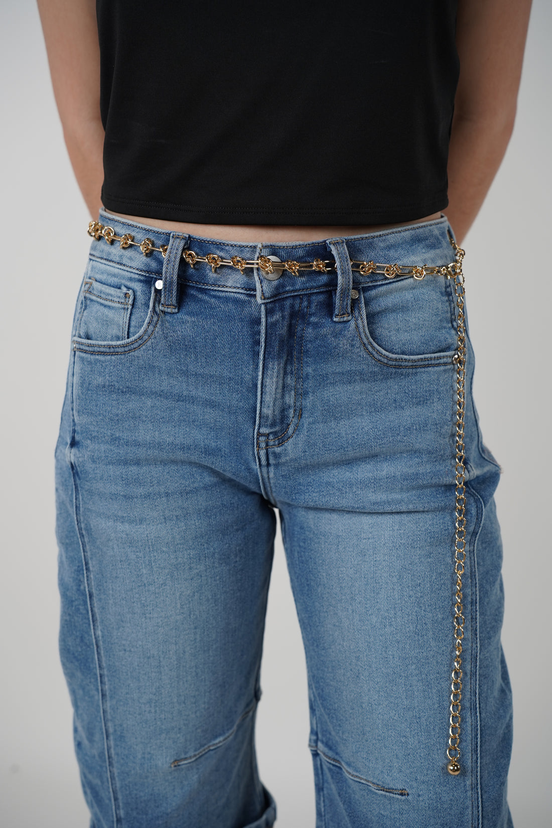 Visa Knot Chain Belt – Gold-Tone Statement Waist Chain