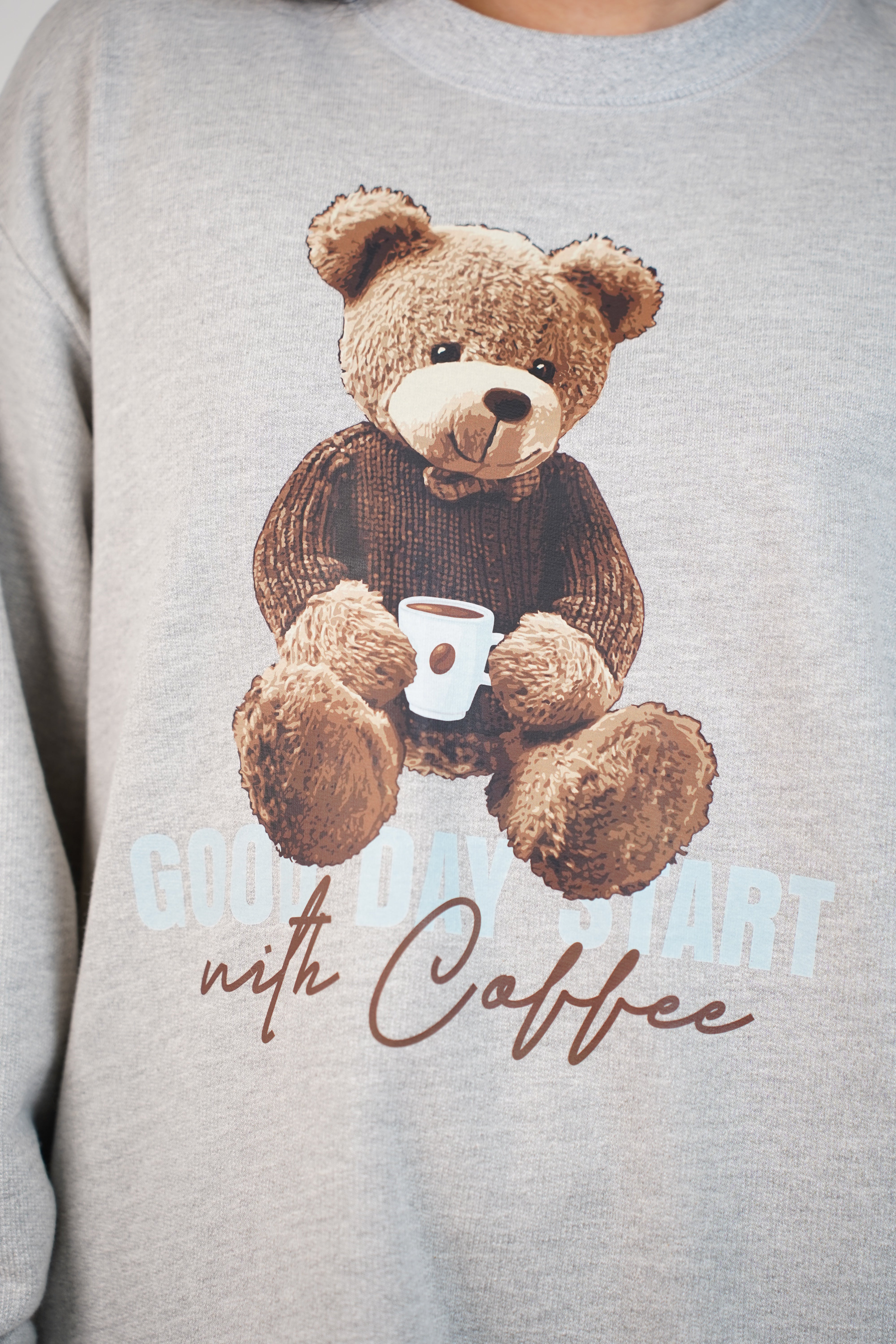 Fioraé Bear Sweatshirt – Cozy Coffee-Lover Graphic