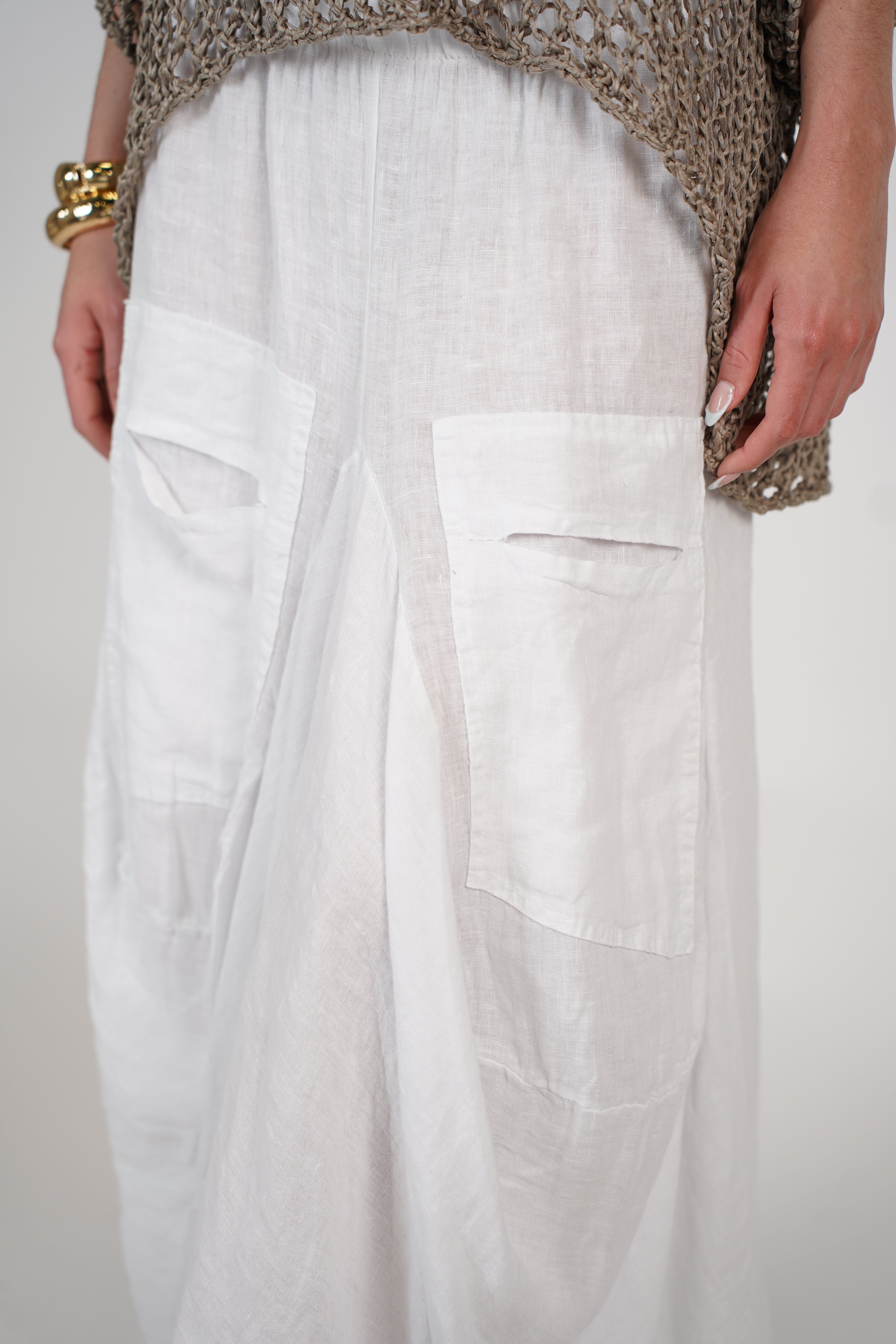 Yeli Linen Skirt – Flowy White Pocket Skirt, One Size