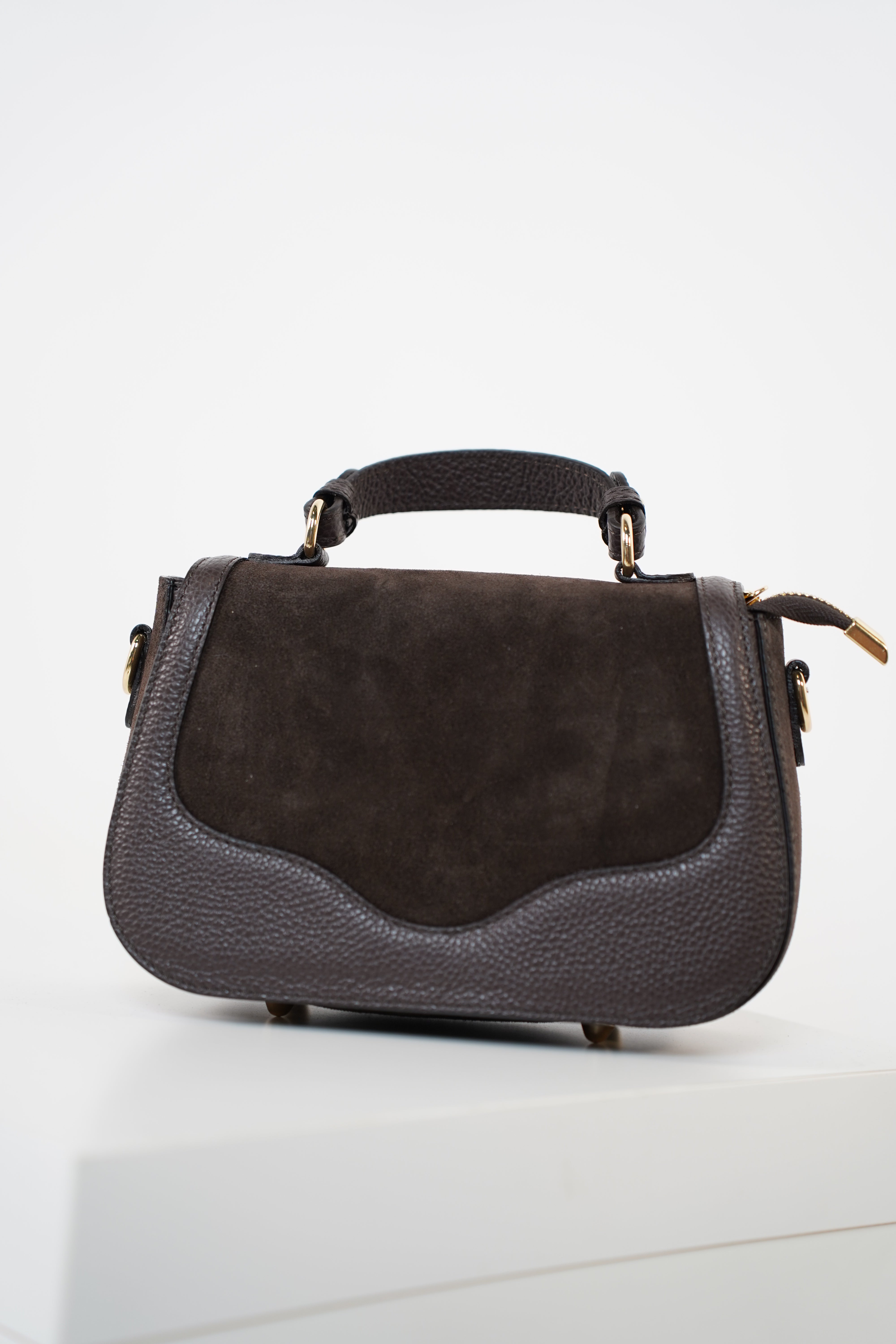 Davia Handbag – Timeless Sophistication with Modern Texture