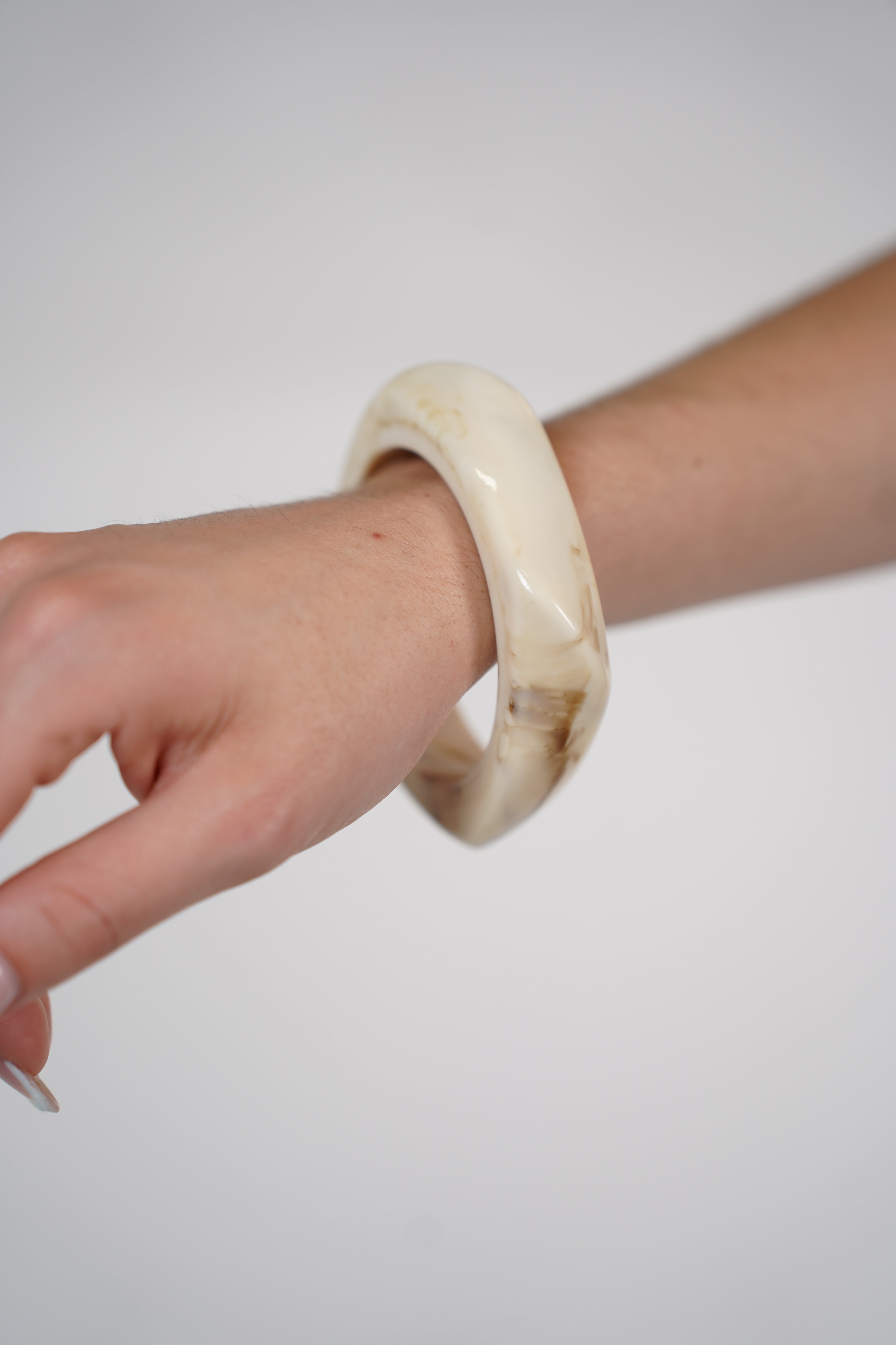 Solyn Chunky Bracelet – Ivory Marbled Bangle Statement