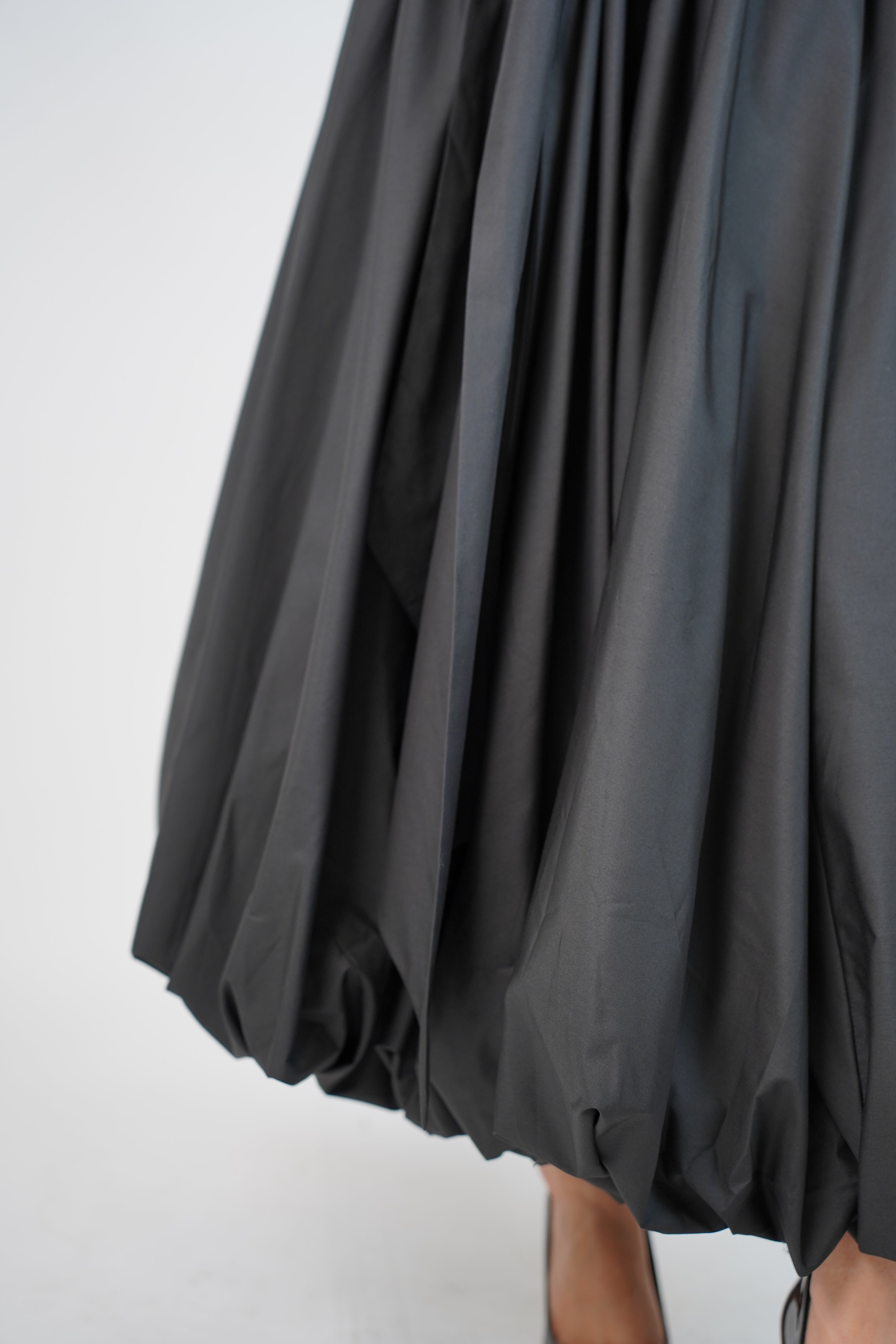 Elaris Belted Bubble Maxi Skirt – Voluminous Statement Skirt